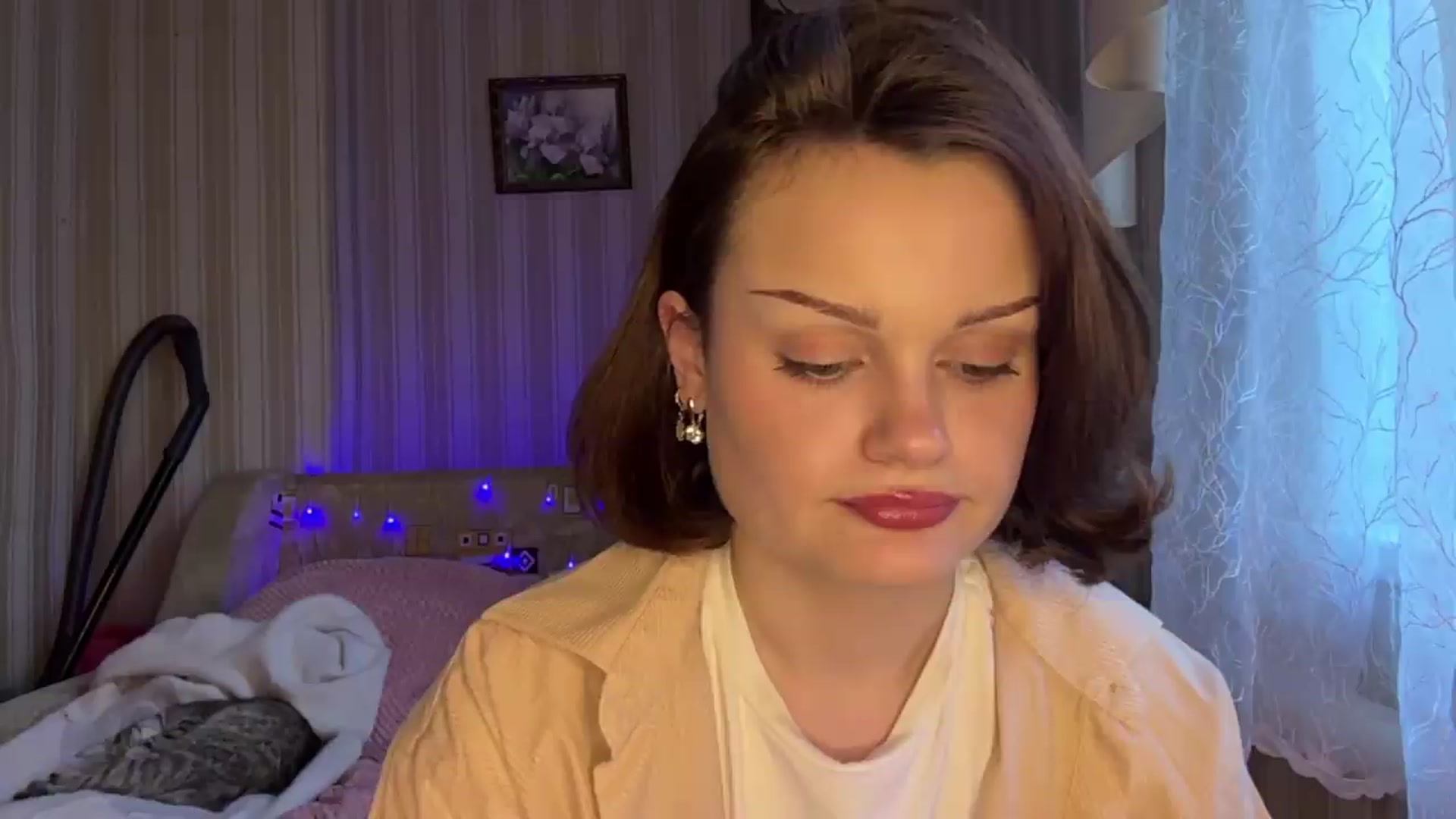 Gallery image thumbnail from Cure_me's myfreecams stream on, 06/07/2026, 16:34 image 4 of 20