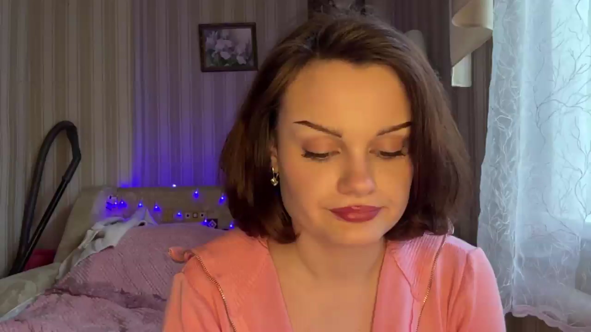 Gallery image thumbnail from Cure_me's myfreecams stream on, 06/08/2026, 16:31 image 14 of 20