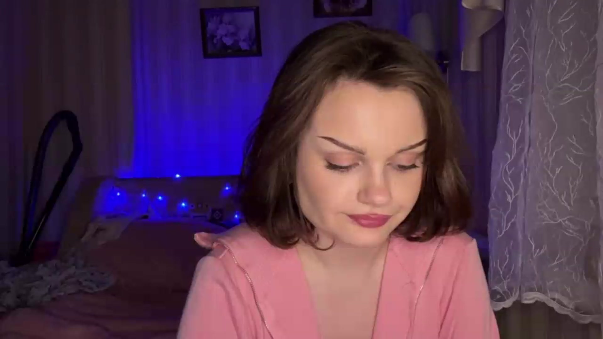 Gallery image thumbnail from Cure_me's myfreecams stream on, 06/08/2026, 19:13 image 9 of 20
