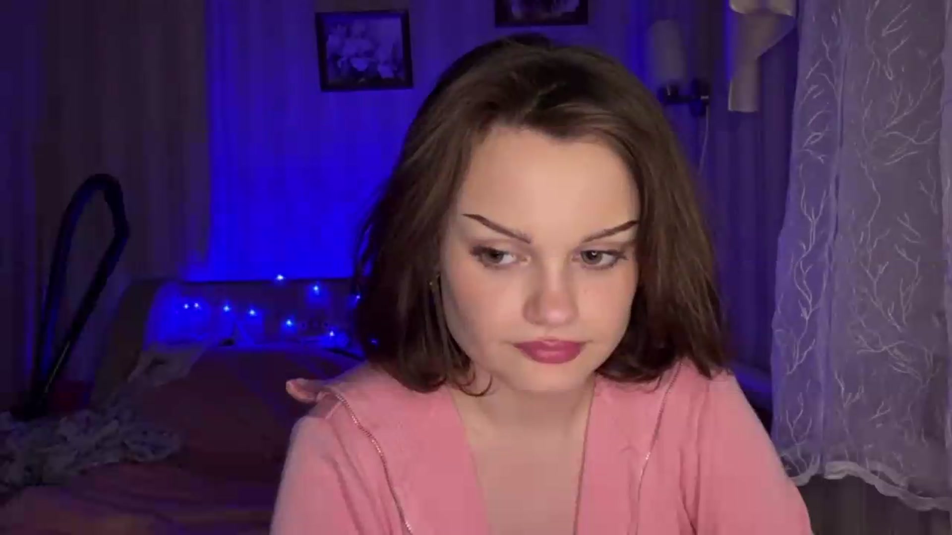 Gallery image thumbnail from Cure_me's myfreecams stream on, 06/08/2026, 19:13 image 10 of 20