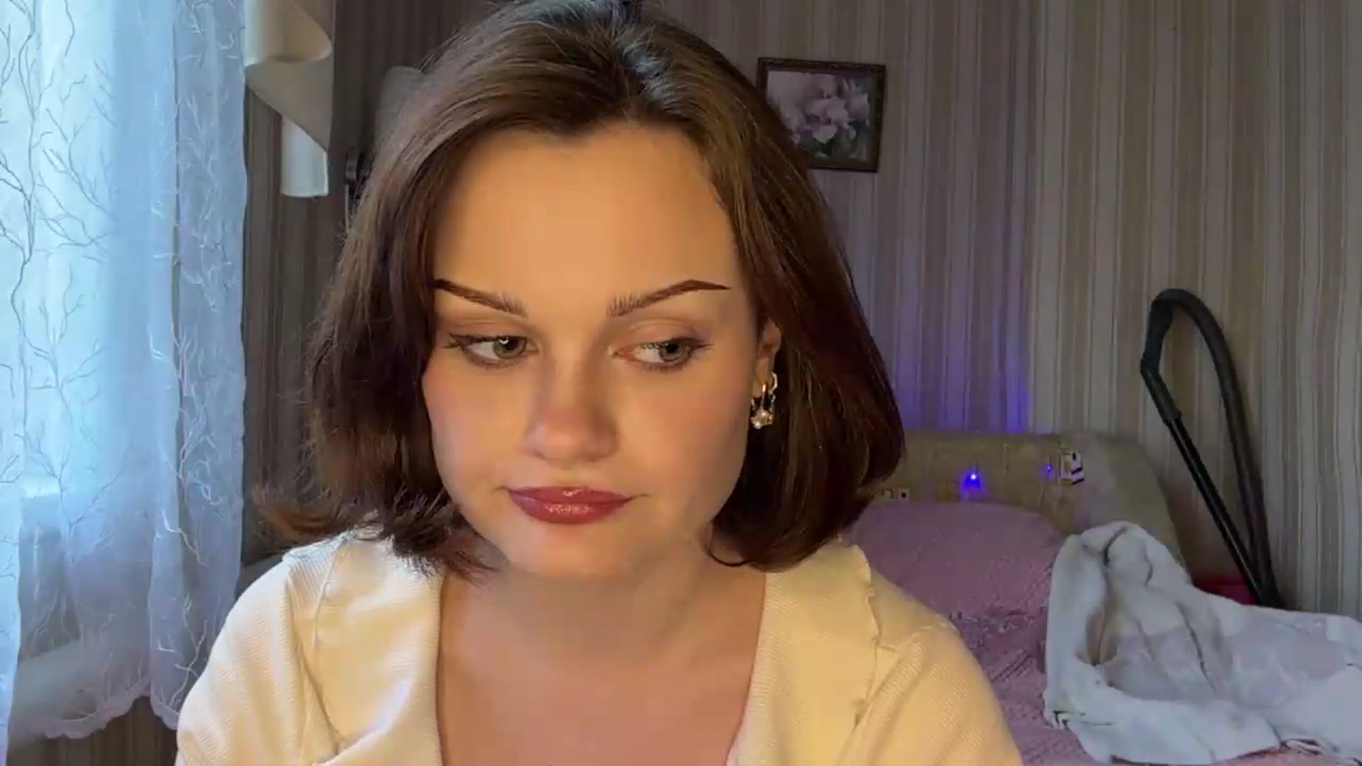 Gallery image thumbnail from Cure_me's myfreecams stream on, 06/09/2026, 15:28 image 6 of 20
