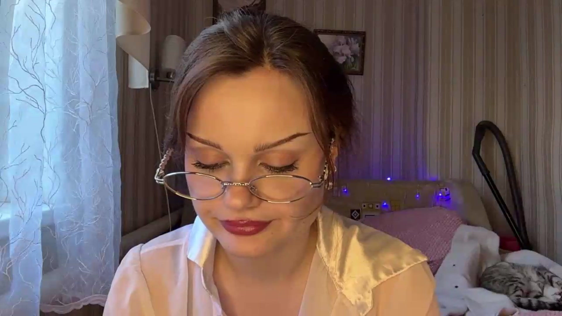 Gallery image thumbnail from Cure_me's myfreecams stream on, 06/10/2026, 16:02 image 5 of 20