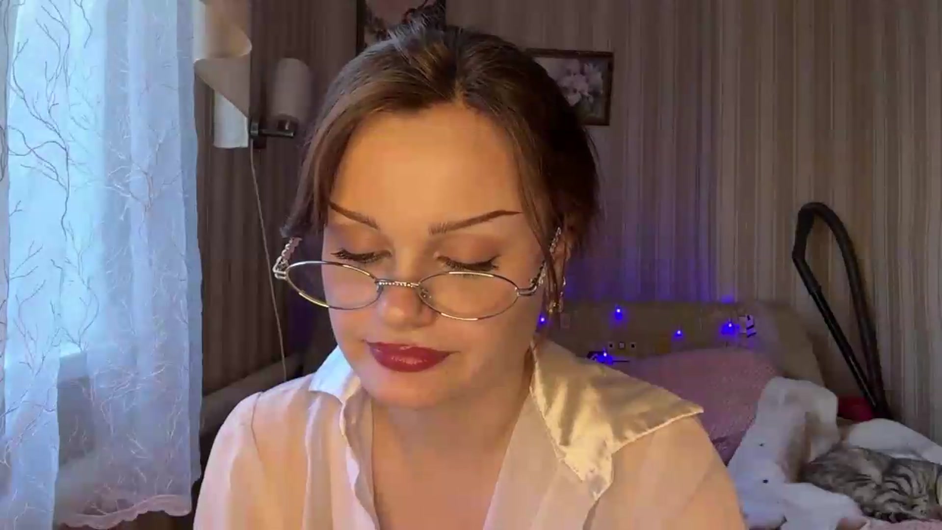 Gallery image thumbnail from Cure_me's myfreecams stream on, 06/10/2026, 16:02 image 10 of 20
