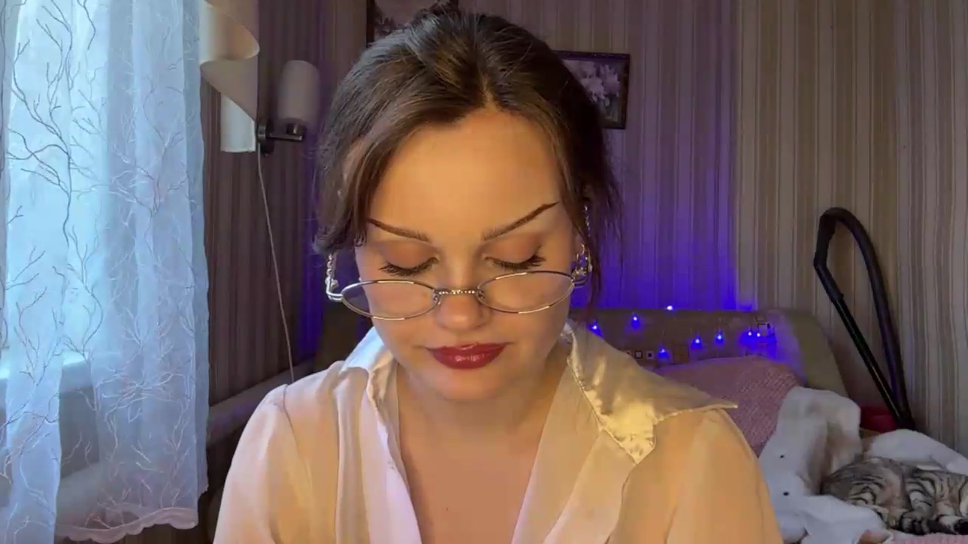 Gallery image thumbnail from Cure_me's myfreecams stream on, 06/10/2026, 16:02 image 8 of 20
