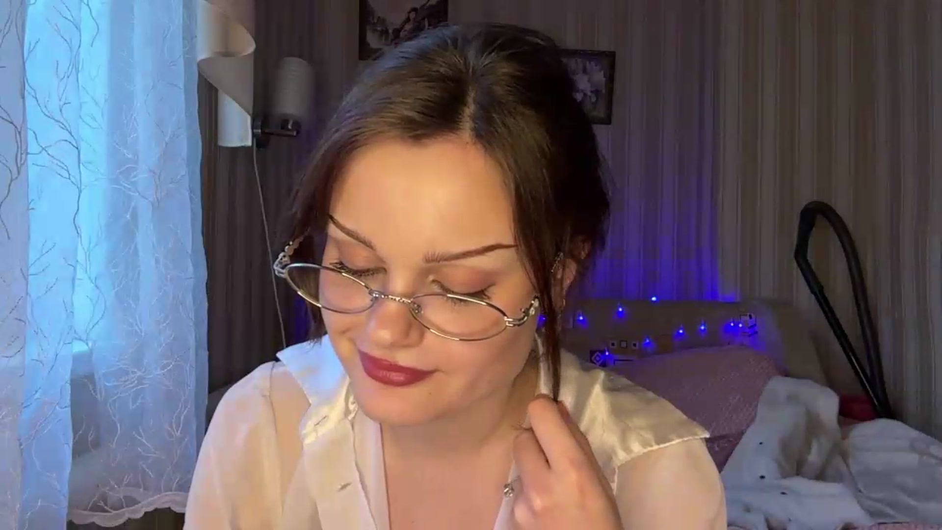 Gallery image thumbnail from Cure_me's myfreecams stream on, 06/10/2026, 16:37 image 15 of 20