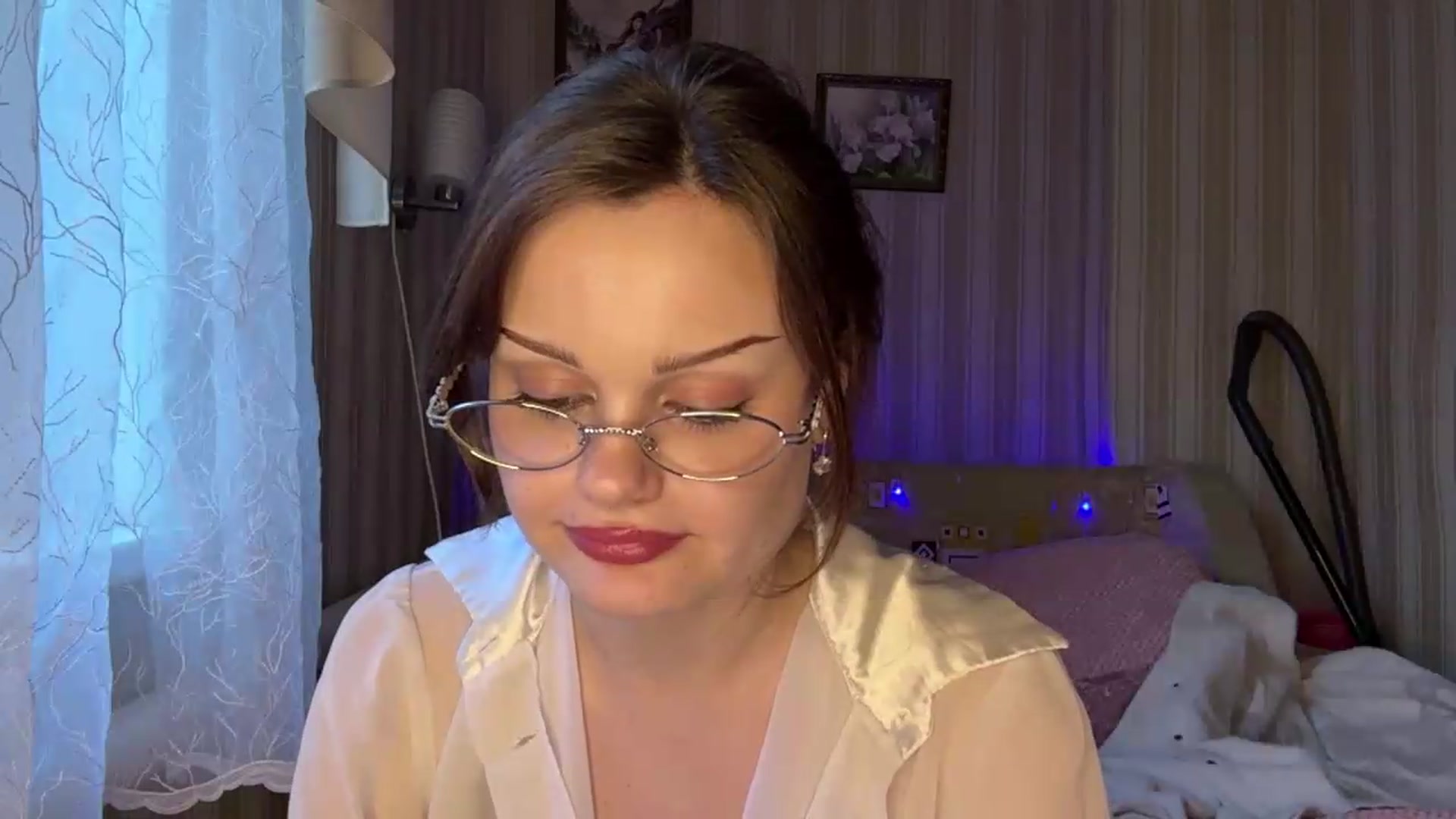 Gallery image thumbnail from Cure_me's myfreecams stream on, 06/10/2026, 16:37 image 12 of 20