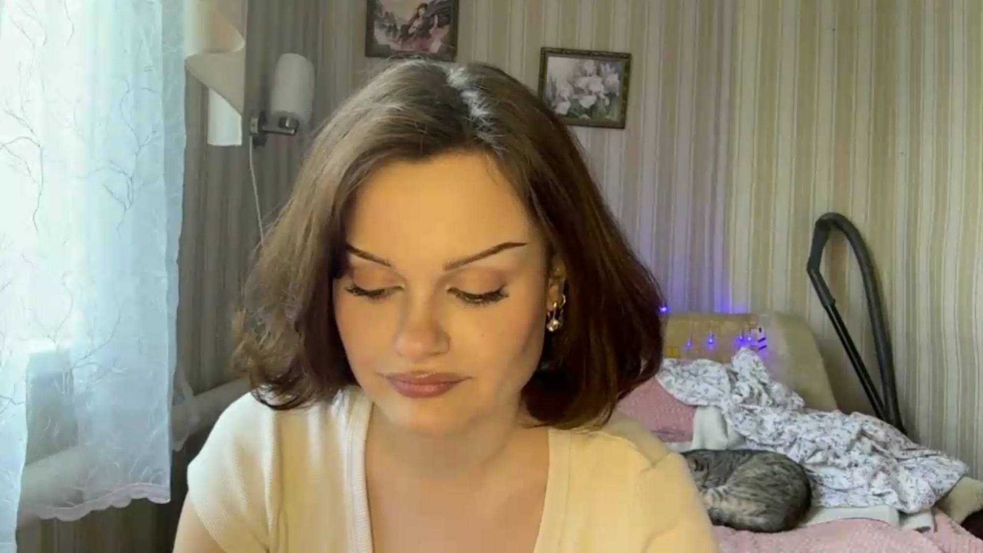 Gallery image thumbnail from Cure_me's myfreecams stream on, 06/11/2026, 11:28 image 5 of 20