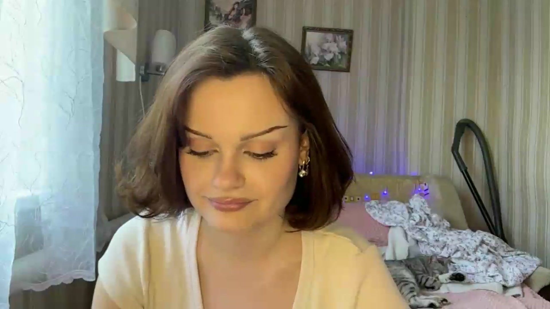 Gallery image thumbnail from Cure_me's myfreecams stream on, 06/11/2026, 11:28 image 3 of 20