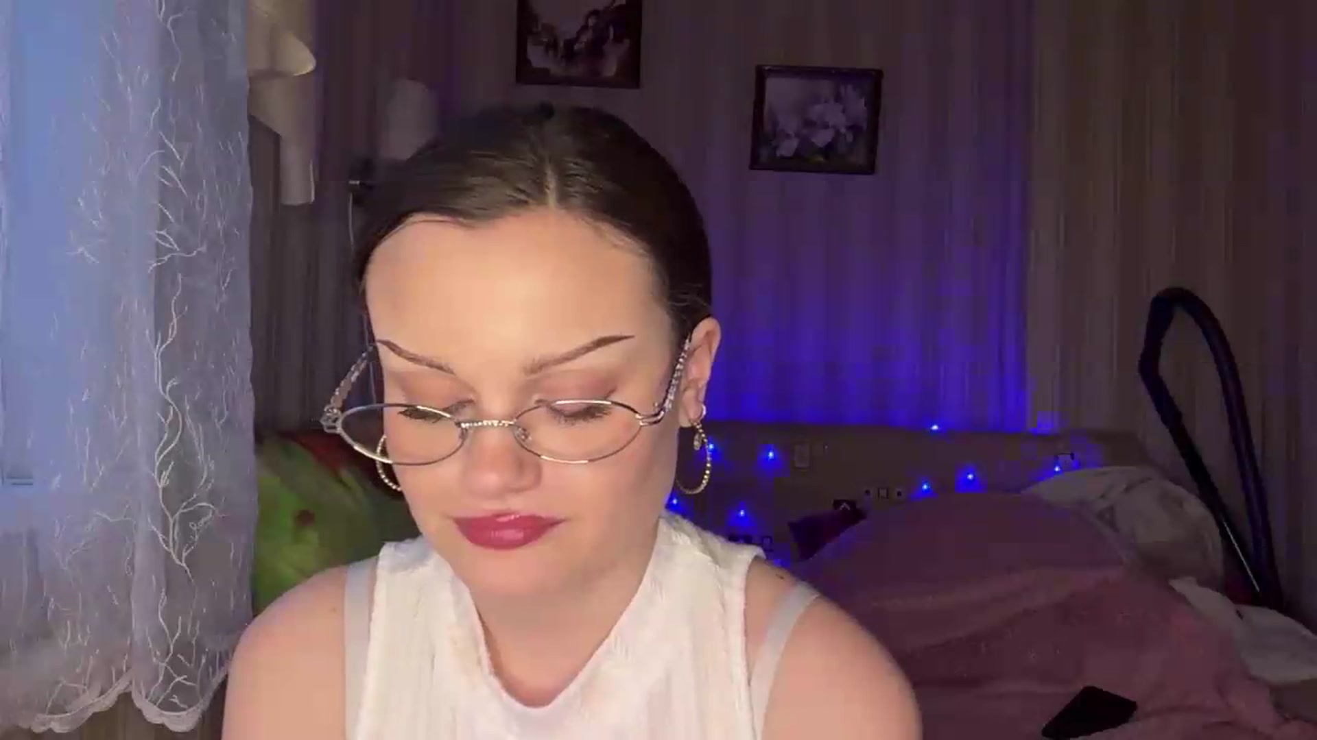 Gallery image thumbnail from Cure_me's myfreecams stream on, 06/12/2026, 17:03 image 19 of 20