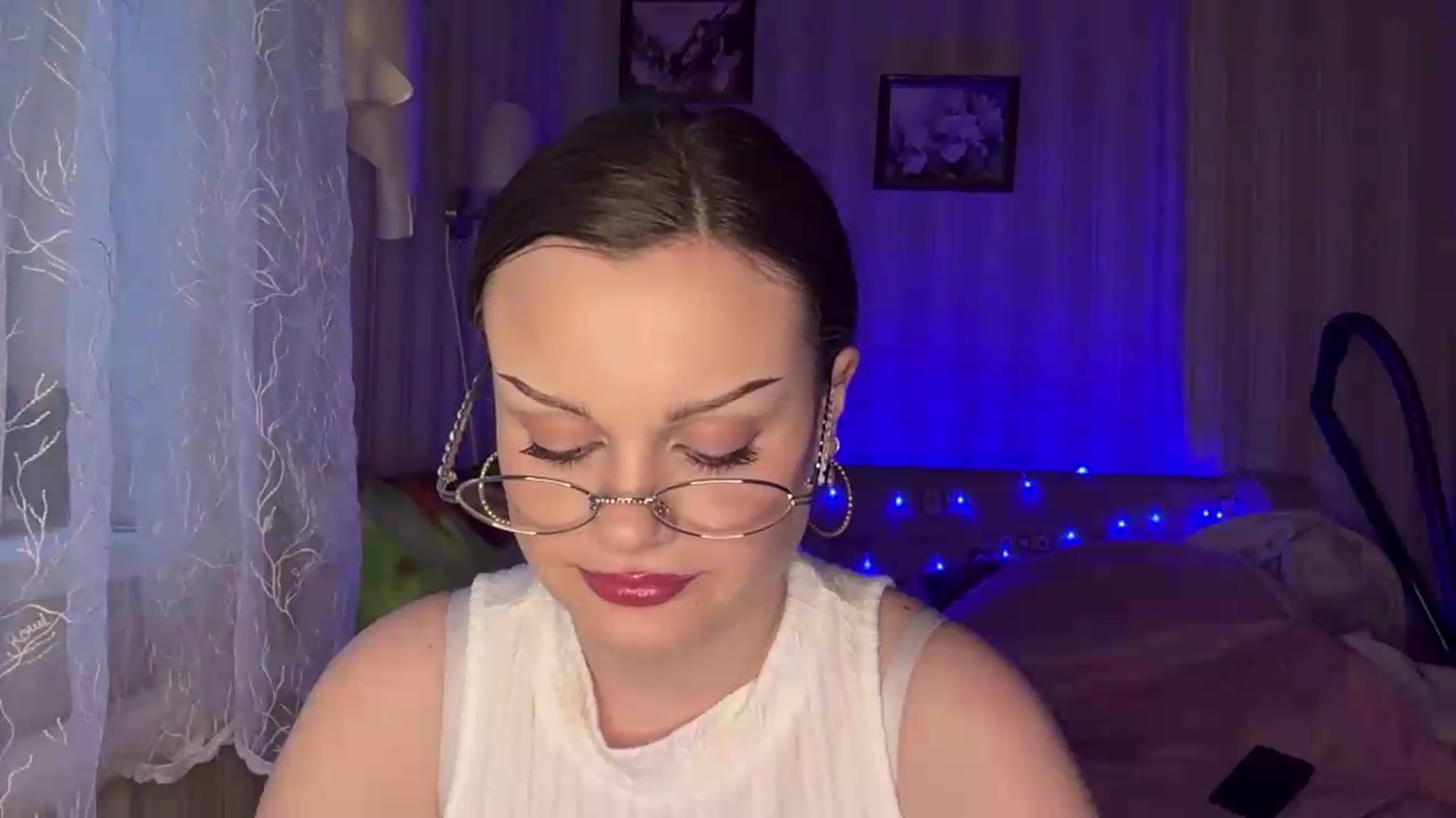 Gallery image thumbnail from Cure_me's myfreecams stream on, 06/12/2026, 17:03 image 5 of 20