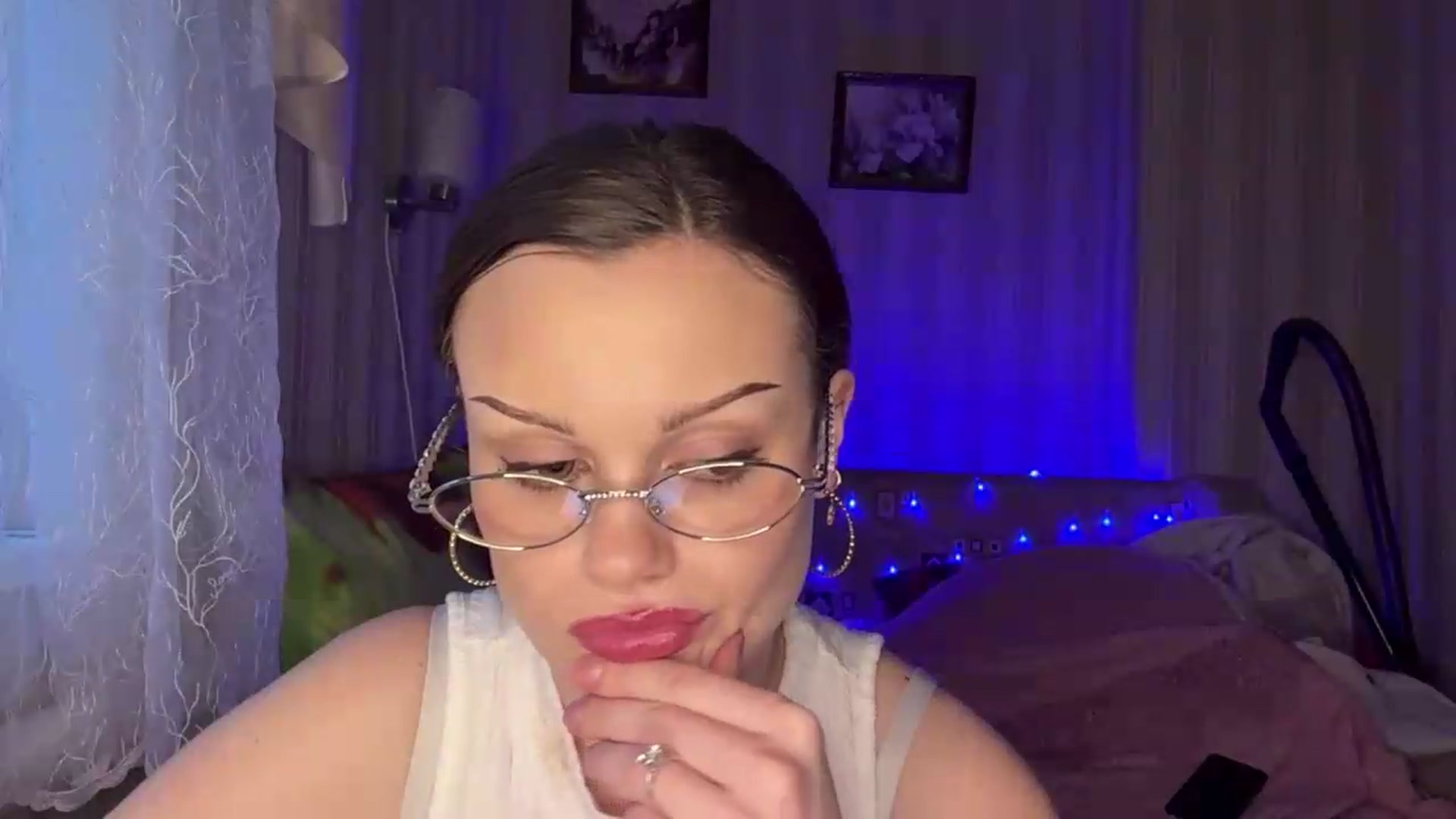 Gallery image thumbnail from Cure_me's myfreecams stream on, 06/12/2026, 17:03 image 12 of 20