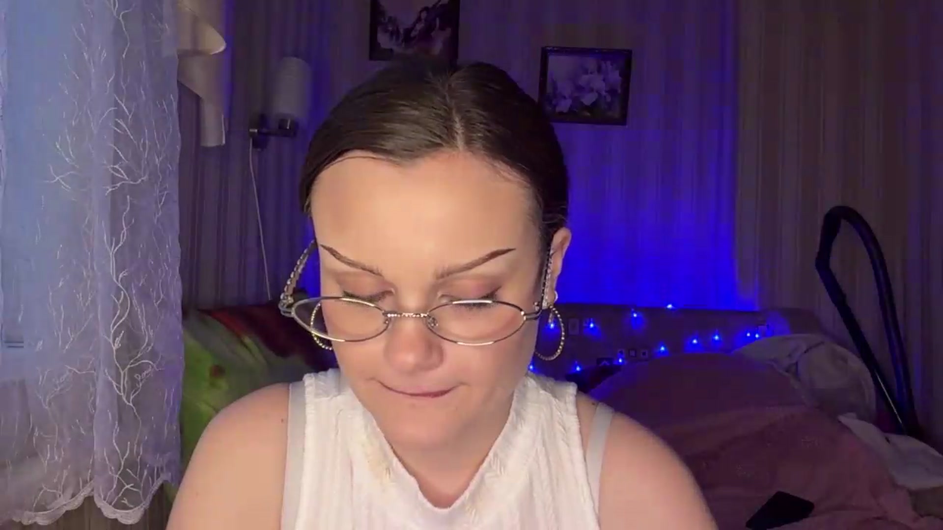 Gallery image thumbnail from Cure_me's myfreecams stream on, 06/12/2026, 17:03 image 16 of 20