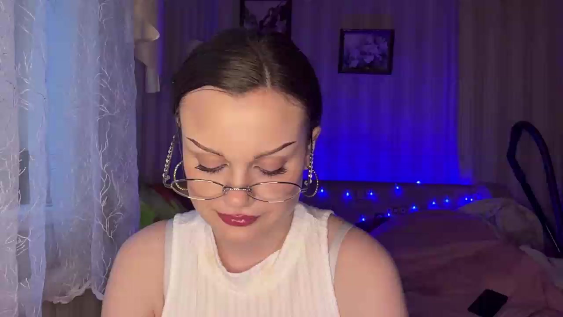 Gallery image thumbnail from Cure_me's myfreecams stream on, 06/12/2026, 17:03 image 1 of 20