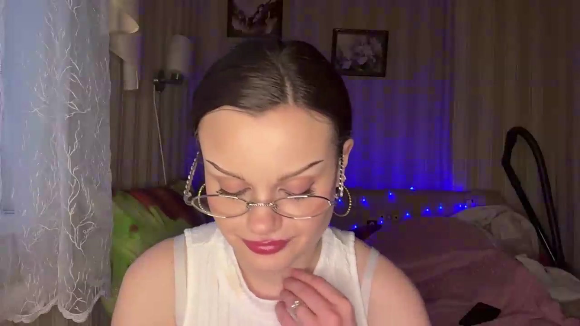 Gallery image thumbnail from Cure_me's myfreecams stream on, 06/12/2026, 17:03 image 15 of 20