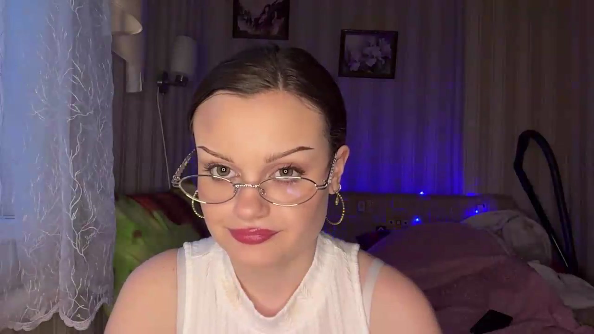 Gallery image thumbnail from Cure_me's myfreecams stream on, 06/12/2026, 17:03 image 17 of 20