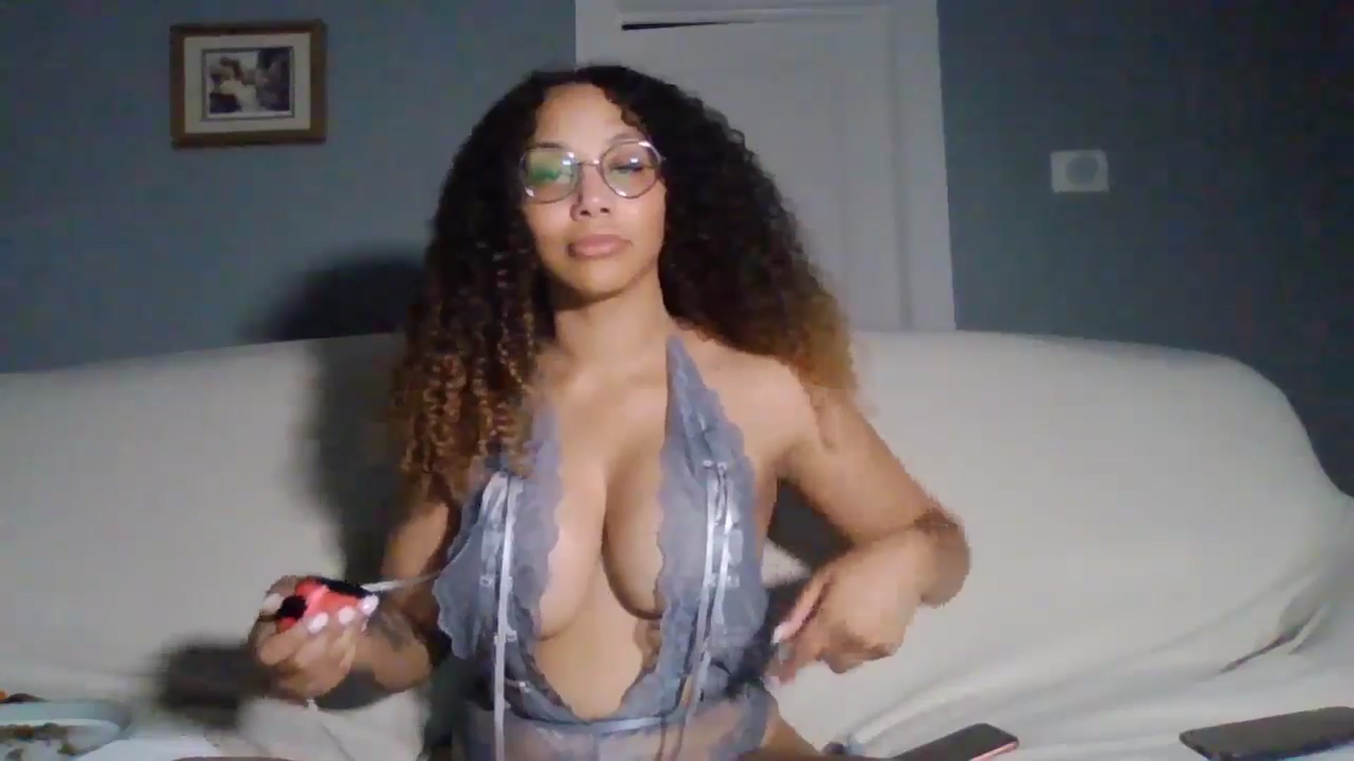 Gallery image thumbnail from Curlstoyou's myfreecams stream on, 06/18/2024, 04:23 image 2 of 20