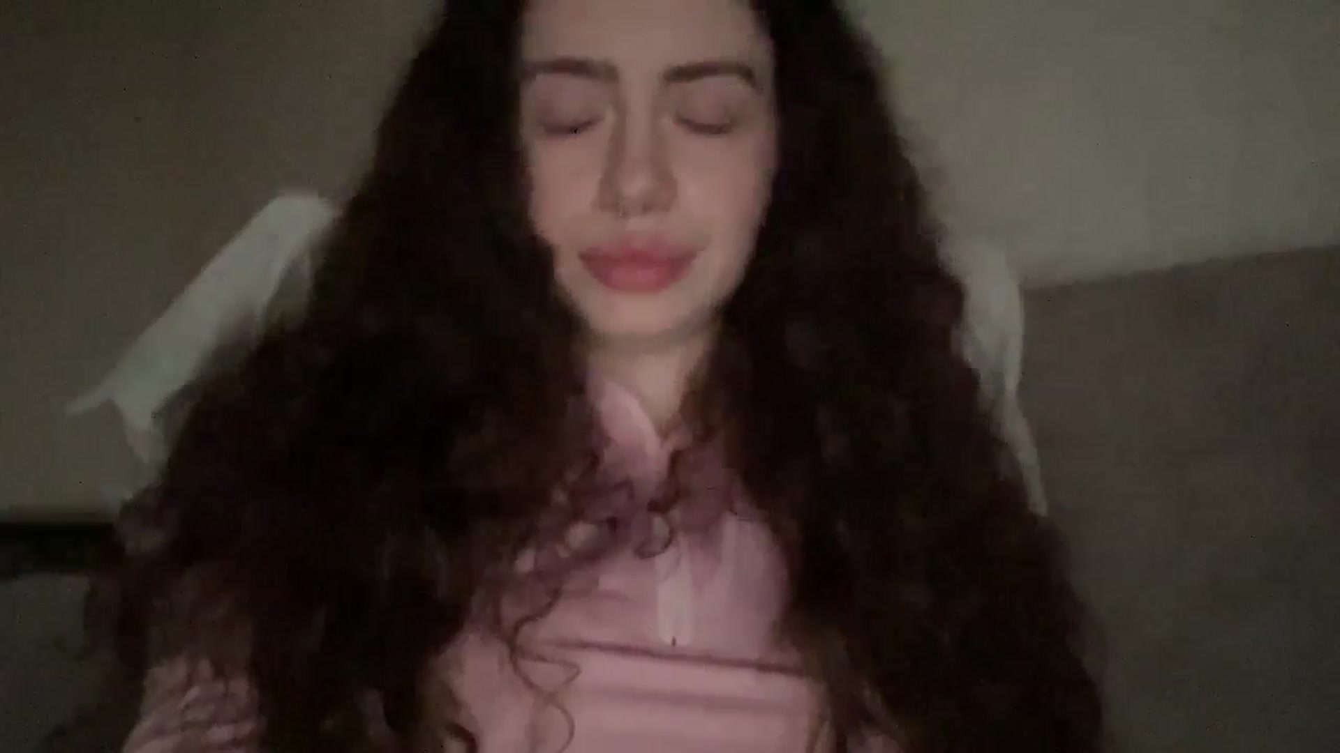 Gallery image thumbnail from CurlyDream's myfreecams stream on, 12/17/2025, 14:49 image 4 of 20