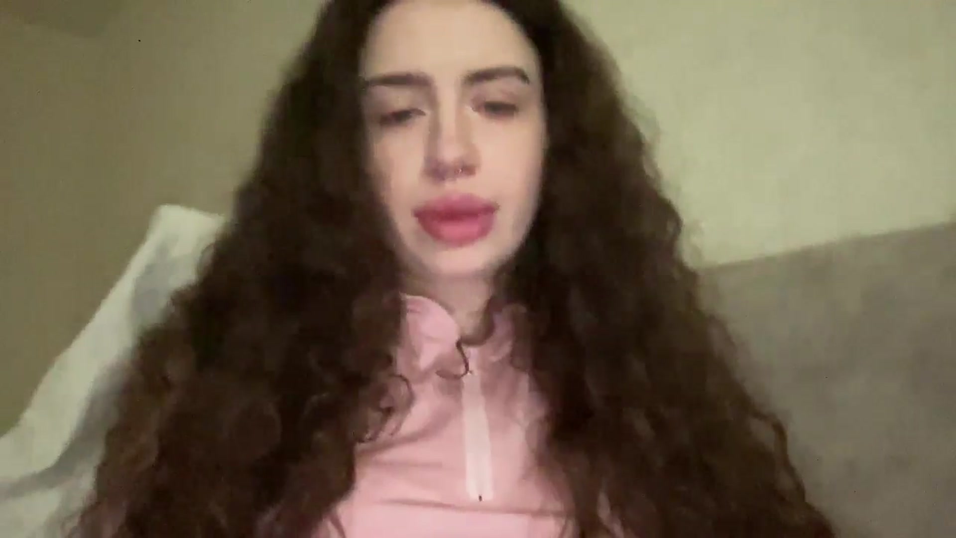 Gallery image thumbnail from CurlyDream's myfreecams stream on, 12/17/2025, 14:49 image 8 of 20