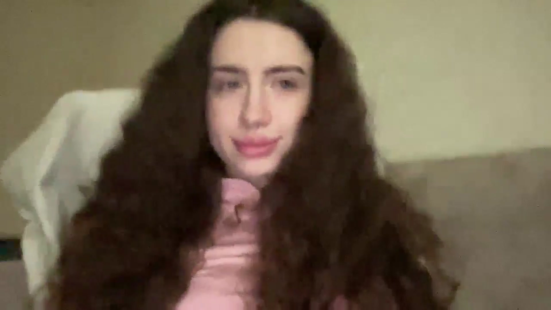 Gallery image thumbnail from CurlyDream's myfreecams stream on, 12/17/2025, 14:49 image 13 of 20