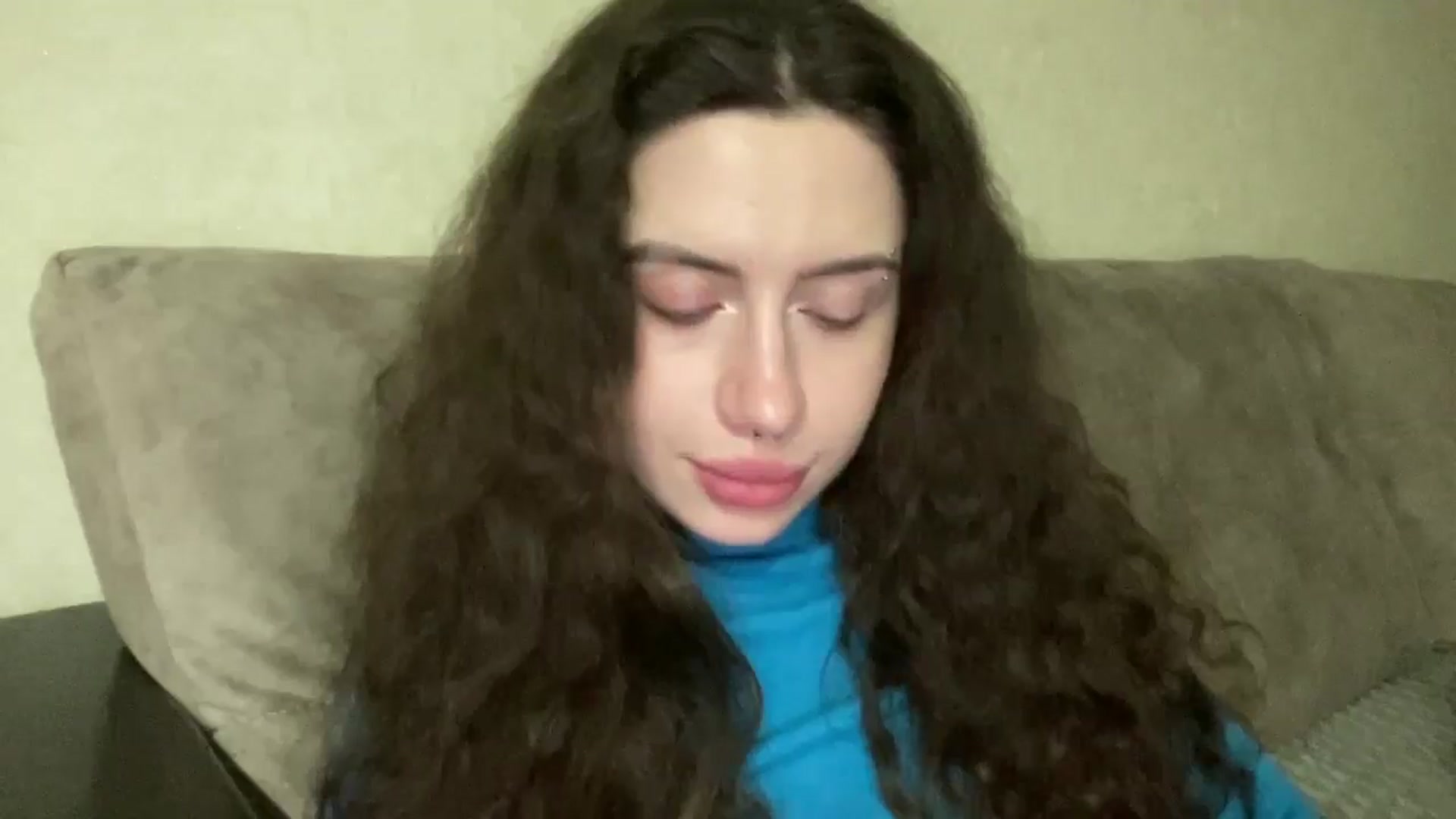 Gallery image thumbnail from CurlyDream's myfreecams stream on, 12/18/2025, 17:10 image 12 of 20