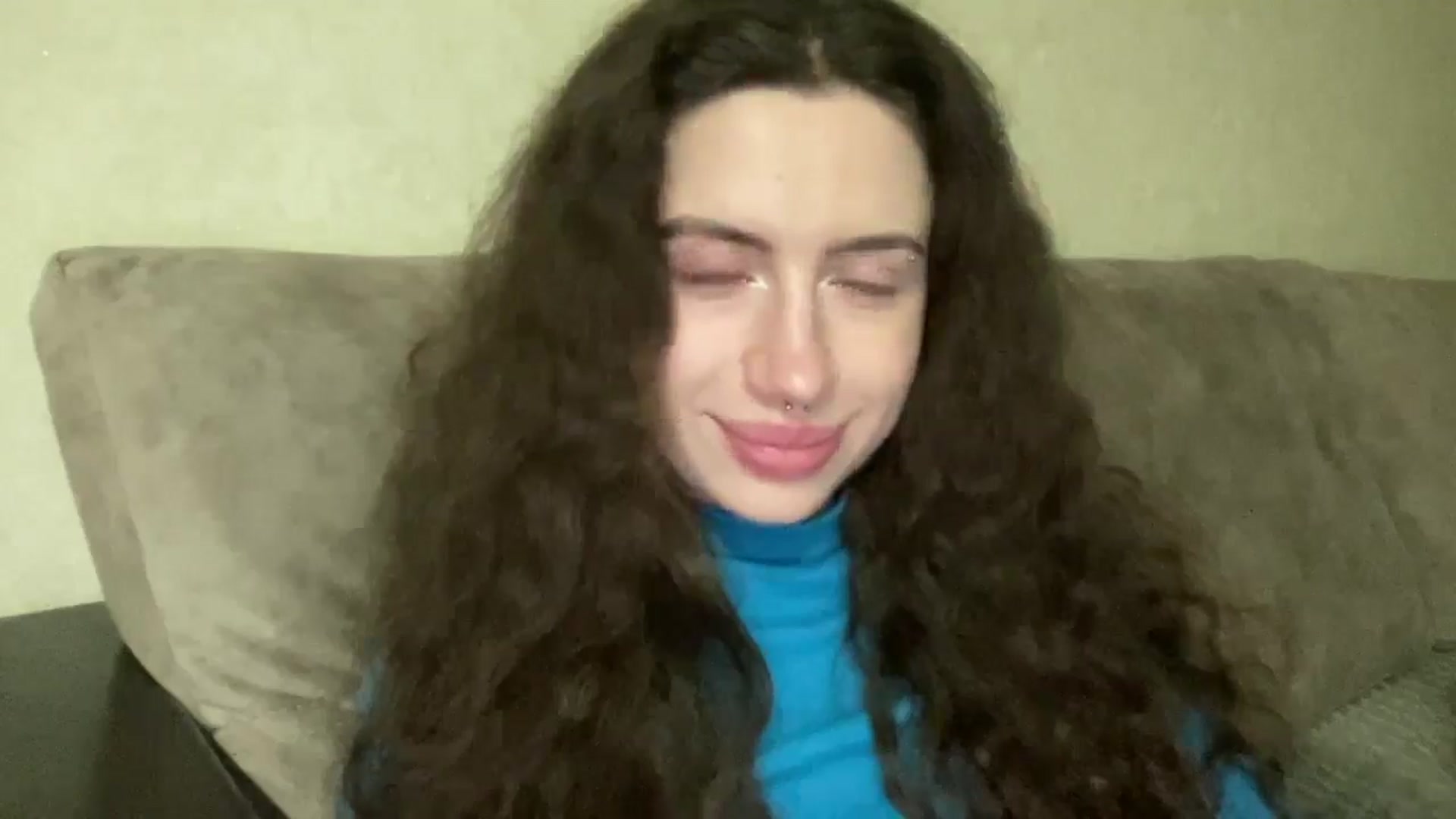 Gallery image thumbnail from CurlyDream's myfreecams stream on, 12/18/2025, 17:10 image 7 of 20