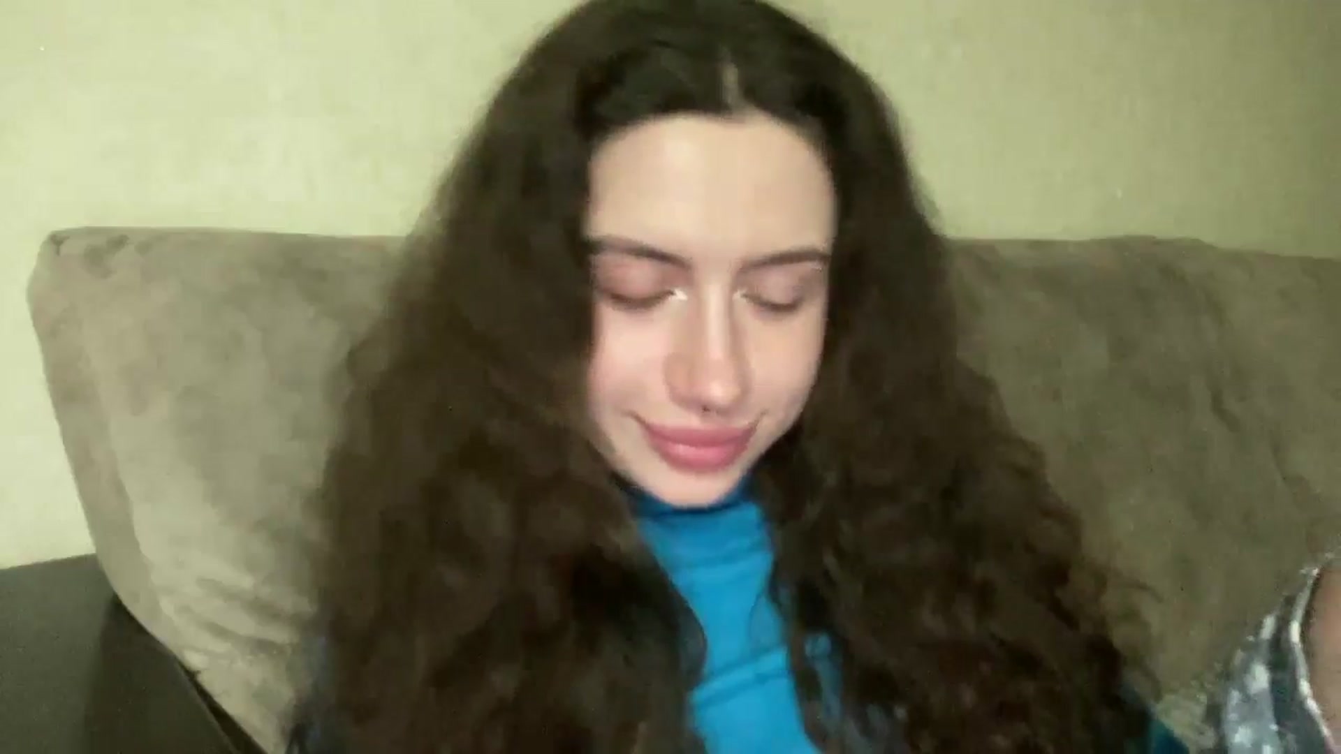 Gallery image thumbnail from CurlyDream's myfreecams stream on, 12/18/2025, 17:10 image 15 of 20