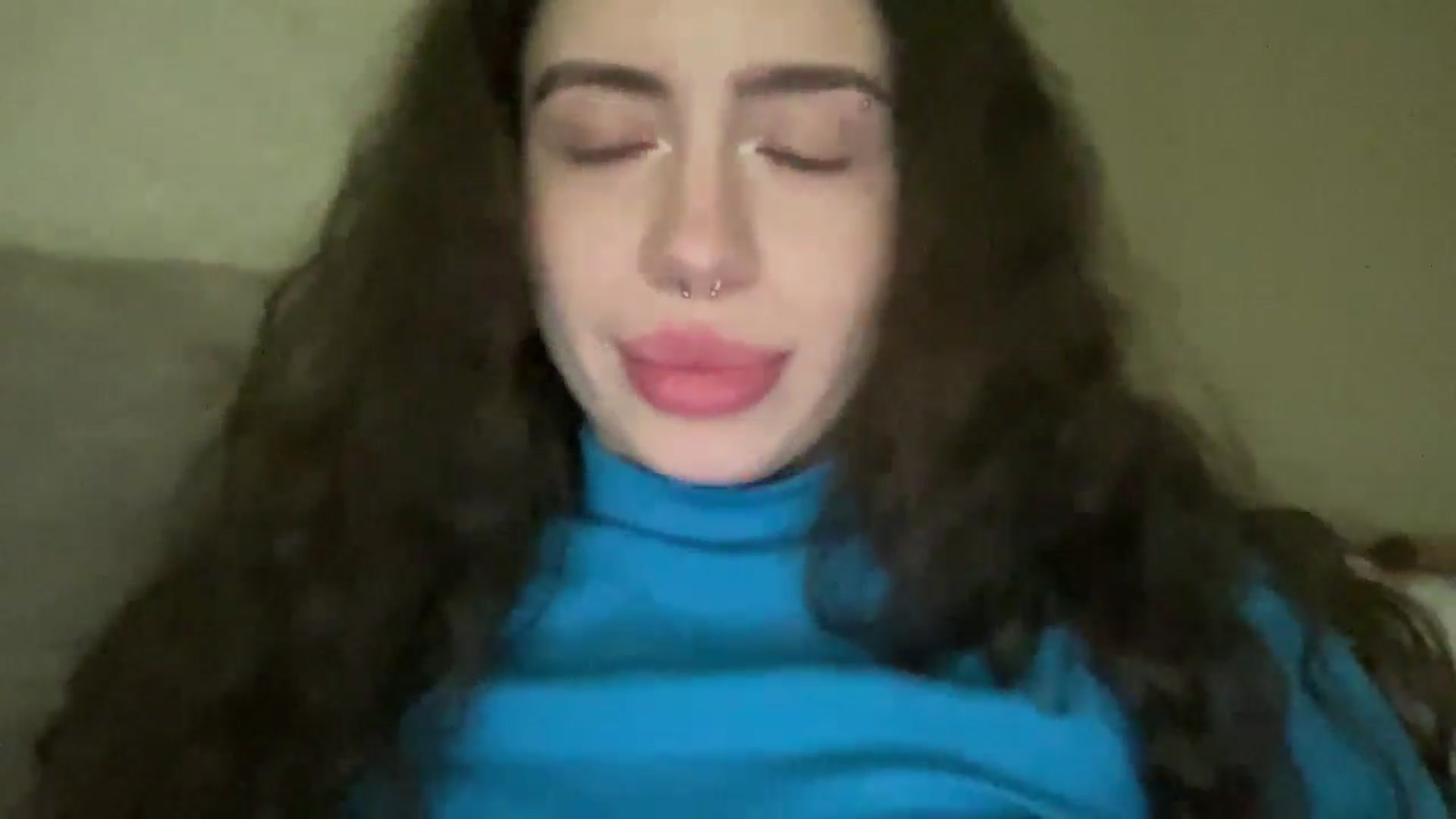 Gallery image thumbnail from CurlyDream's myfreecams stream on, 12/18/2025, 18:39 image 6 of 20