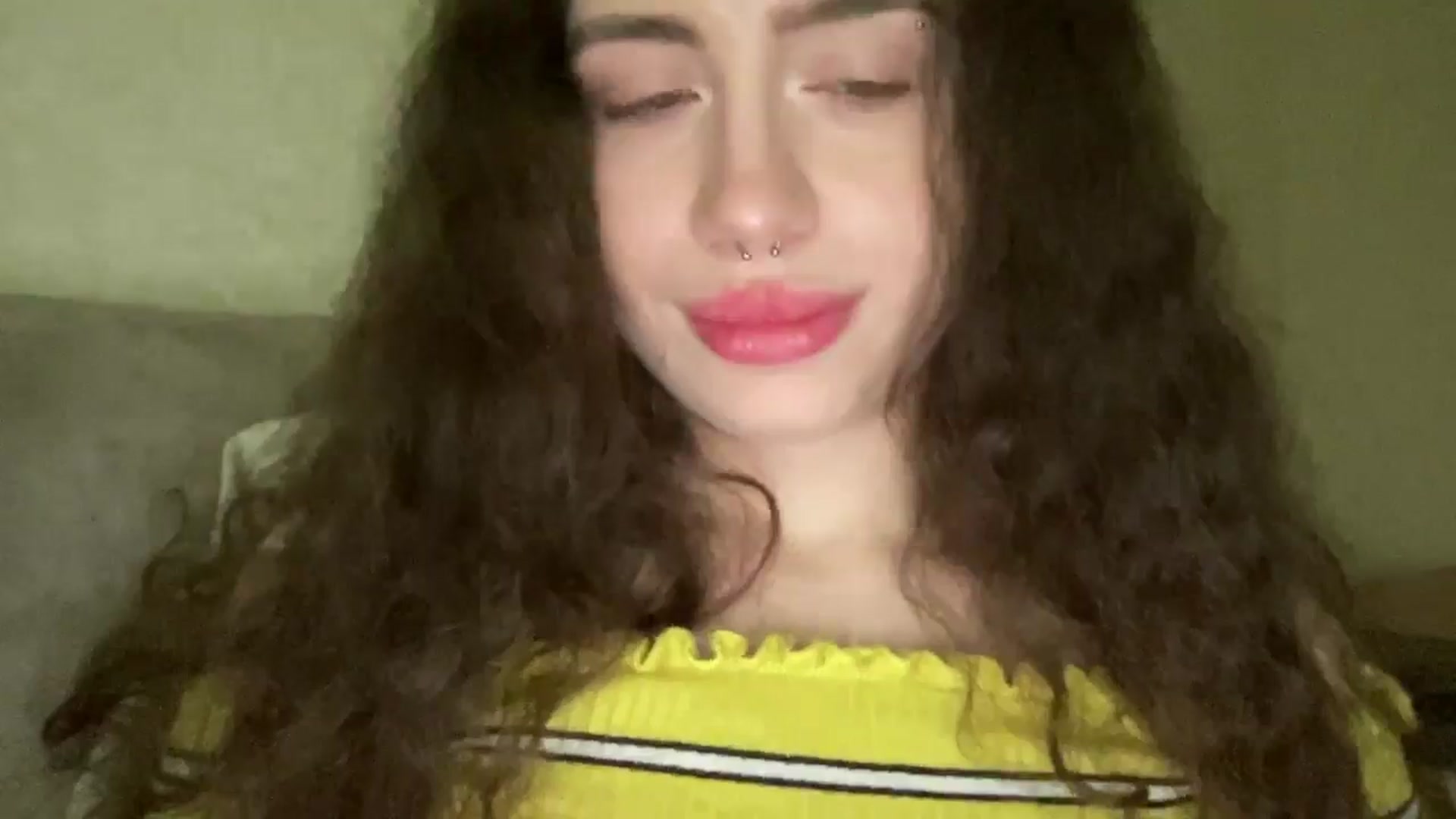Gallery image thumbnail from CurlyDream's myfreecams stream on, 12/19/2025, 14:46 image 20 of 20