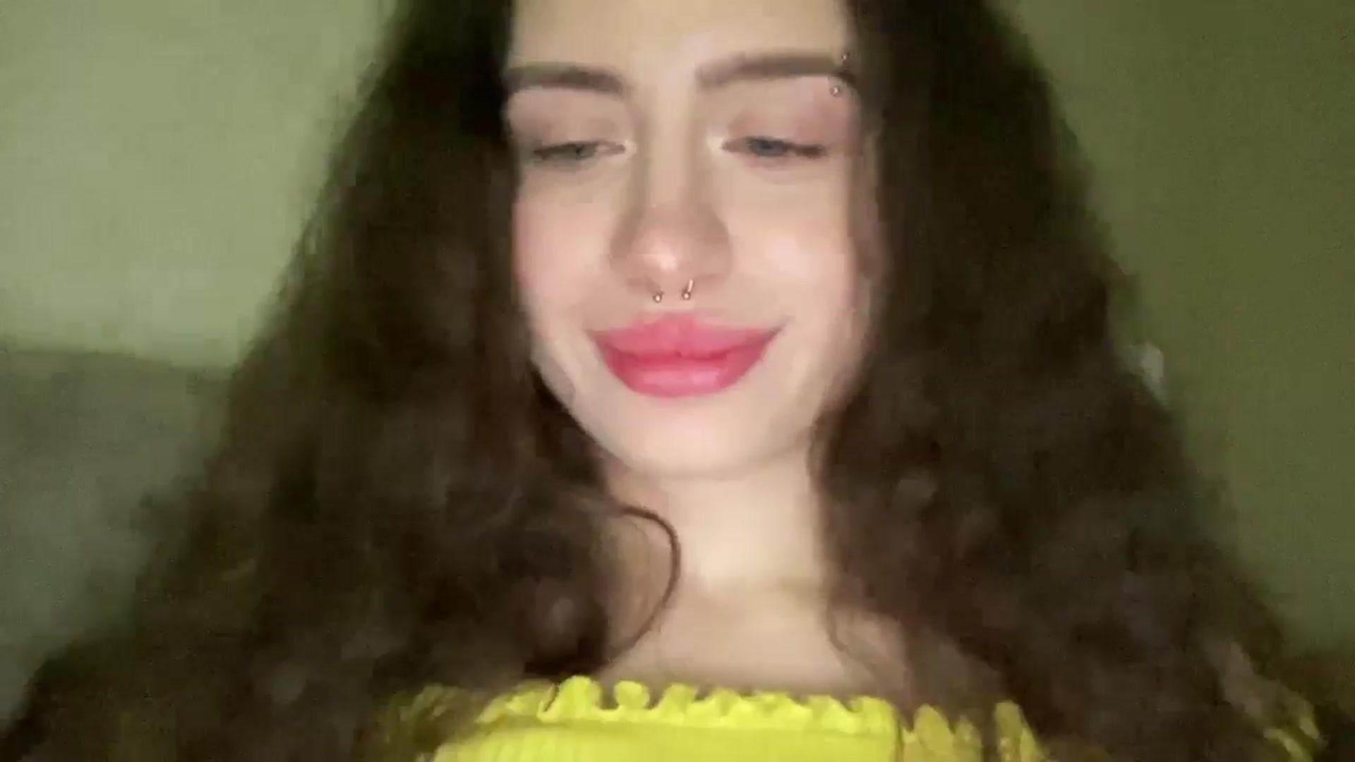 Gallery image thumbnail from CurlyDream's myfreecams stream on, 12/19/2025, 14:46 image 16 of 20