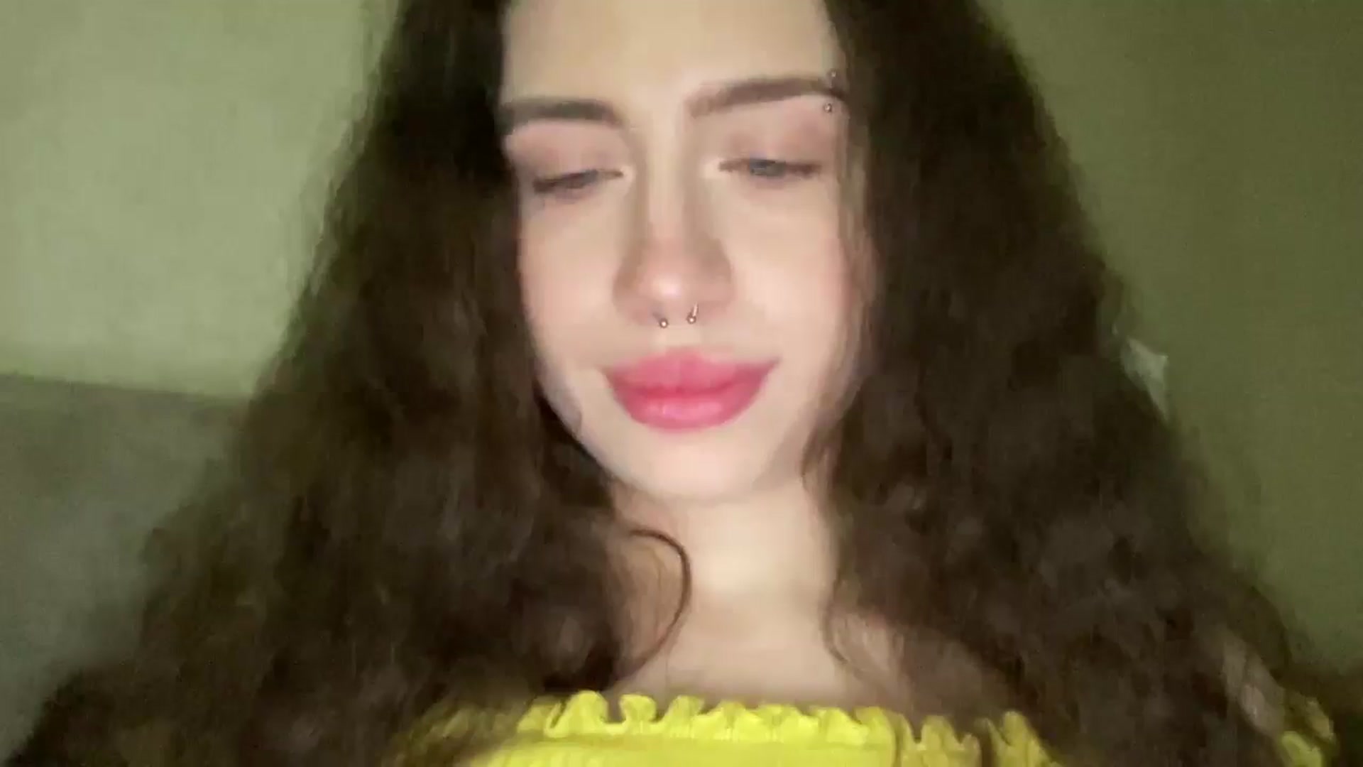 Gallery image thumbnail from CurlyDream's myfreecams stream on, 12/19/2025, 14:46 image 17 of 20
