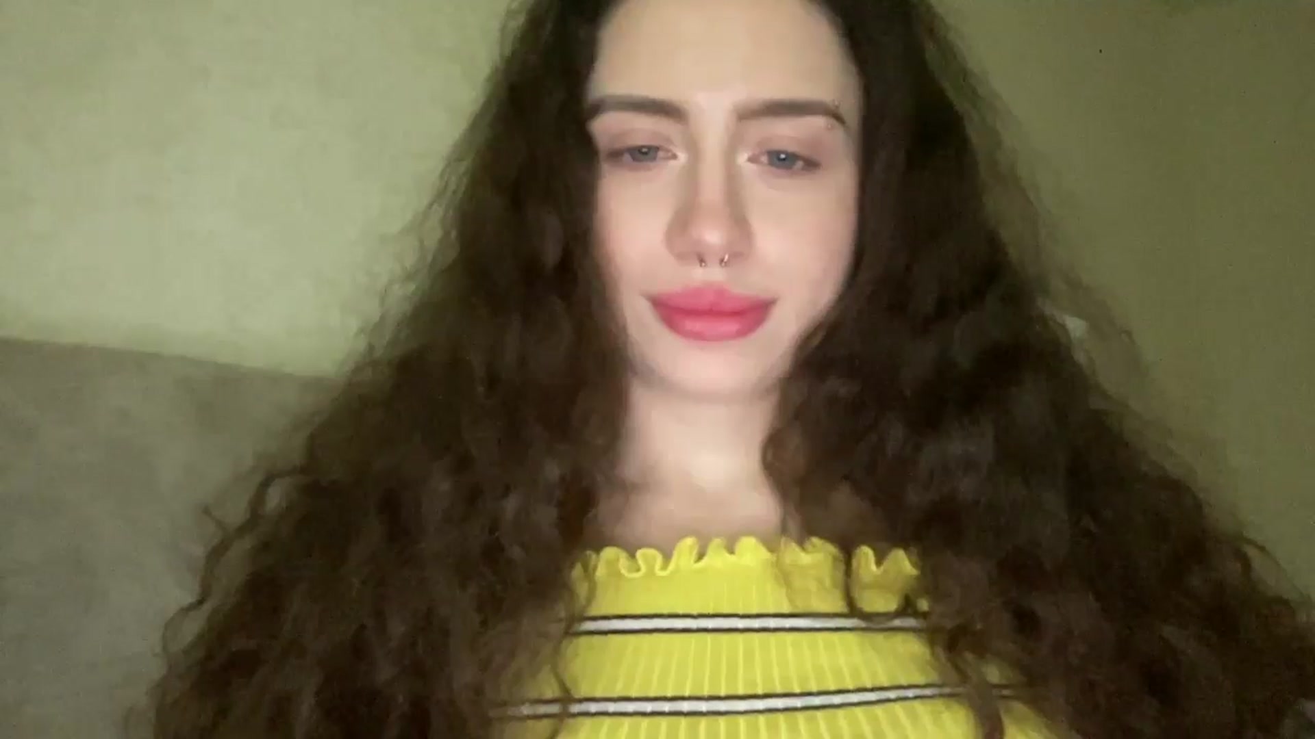 Gallery image thumbnail from CurlyDream's myfreecams stream on, 12/19/2025, 14:46 image 4 of 20