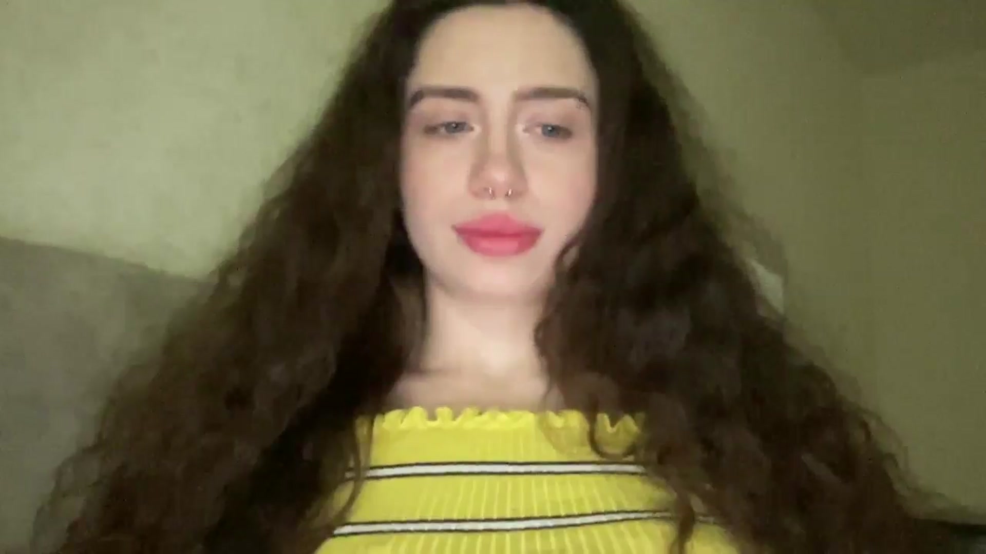 Gallery image thumbnail from CurlyDream's myfreecams stream on, 12/19/2025, 14:46 image 5 of 20