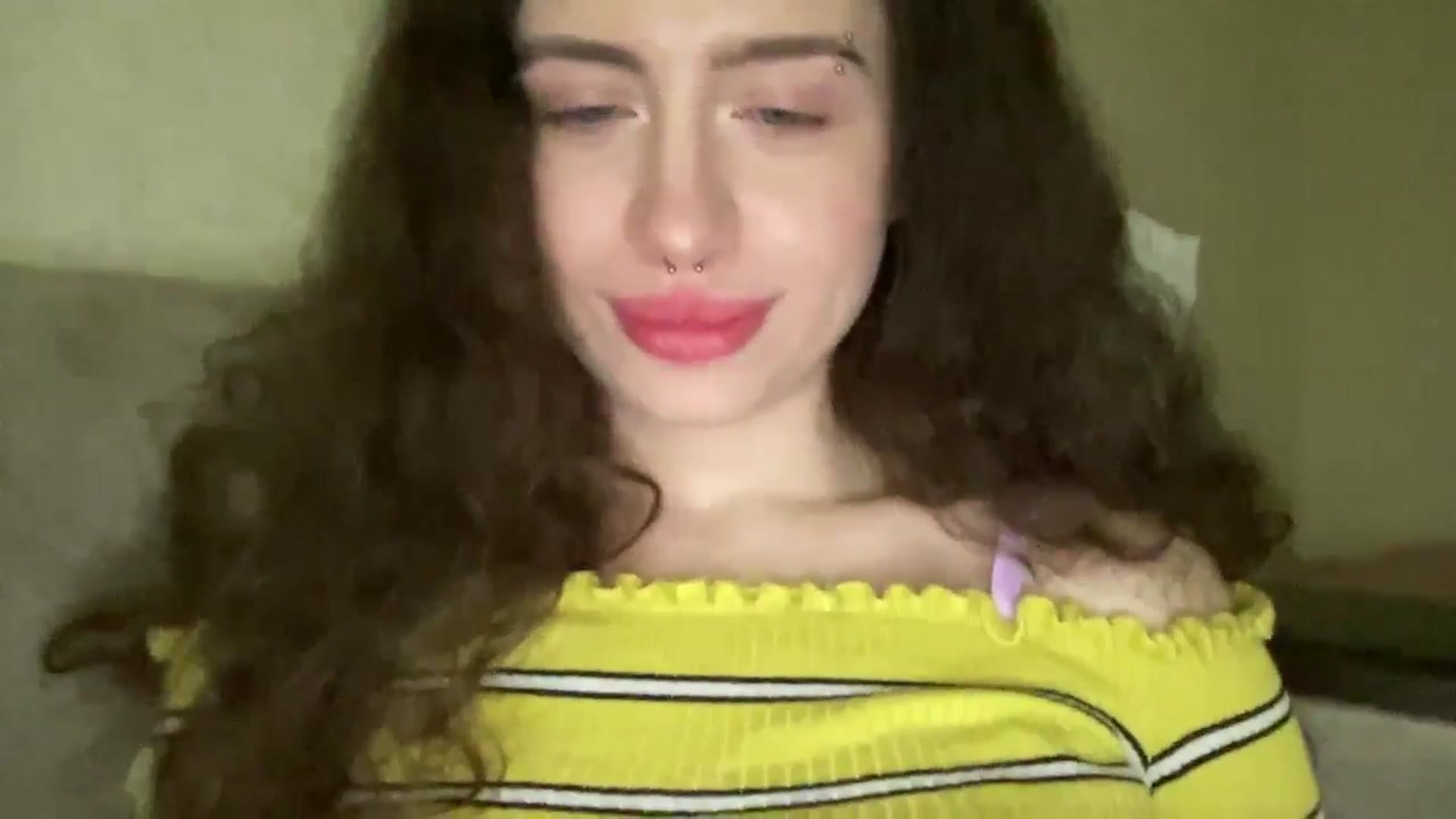 Gallery image thumbnail from CurlyDream's myfreecams stream on, 12/19/2025, 14:46 image 12 of 20