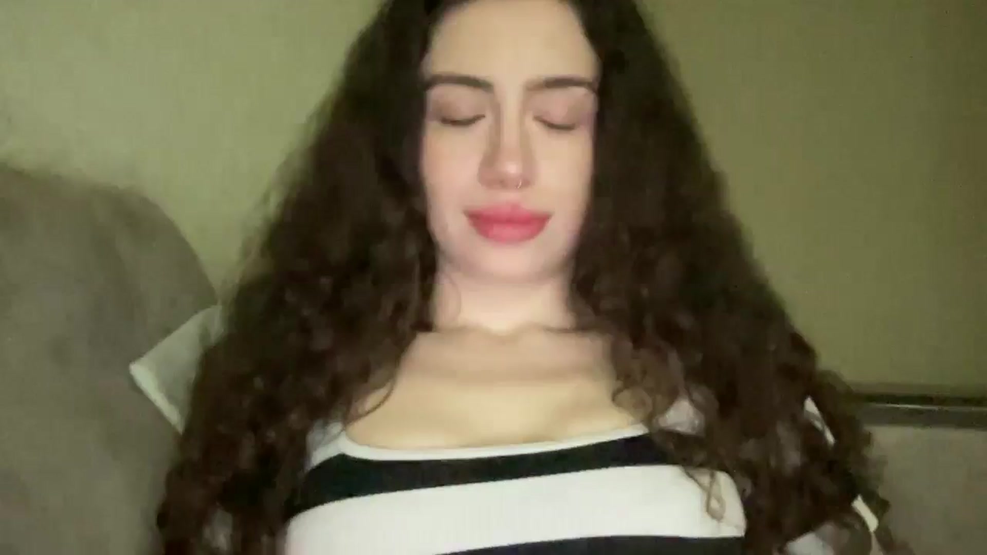 Gallery image thumbnail from CurlyDream's myfreecams stream on, 12/20/2025, 15:00 image 7 of 20