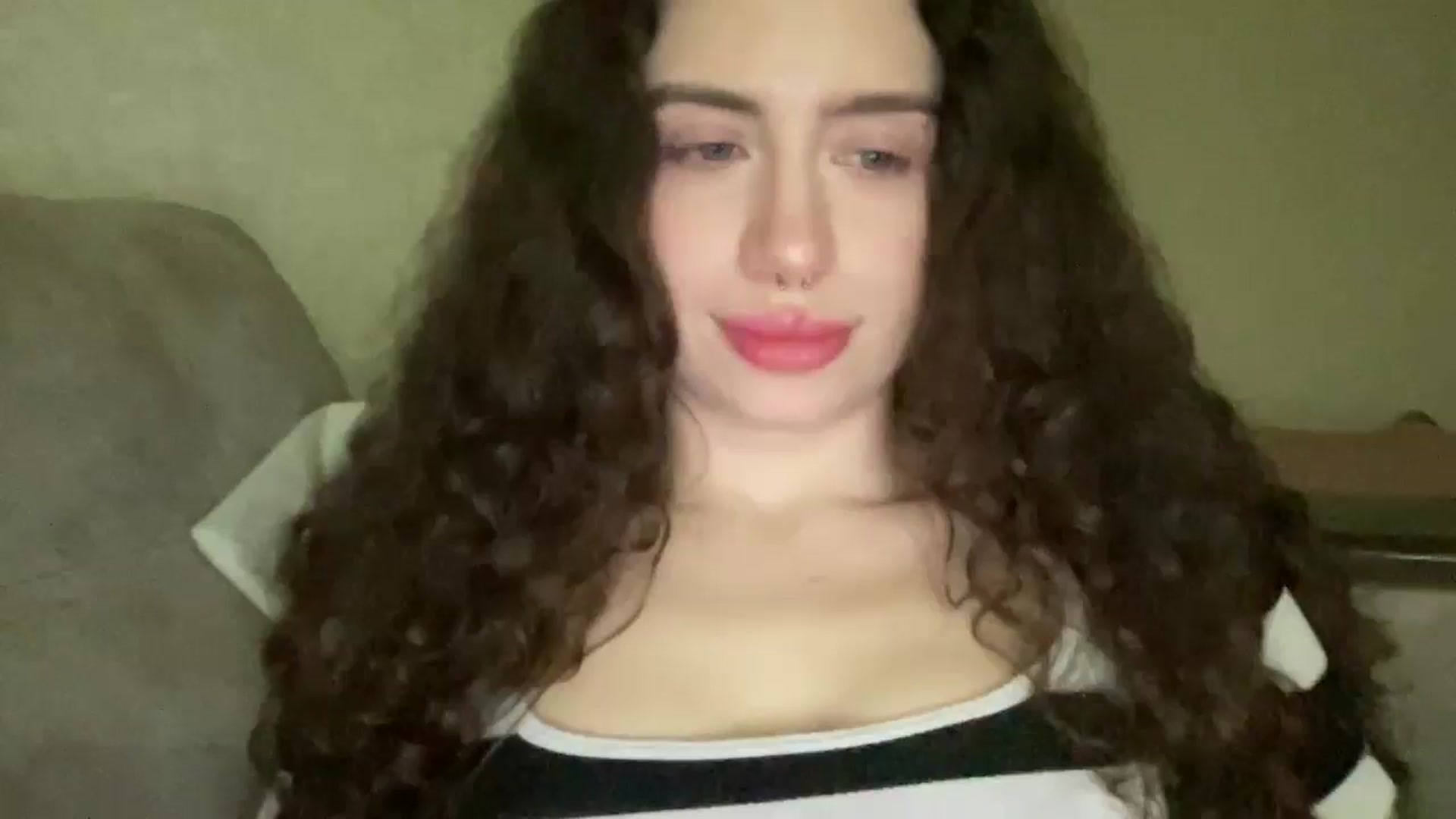 Gallery image thumbnail from CurlyDream's myfreecams stream on, 12/20/2025, 15:00 image 12 of 20