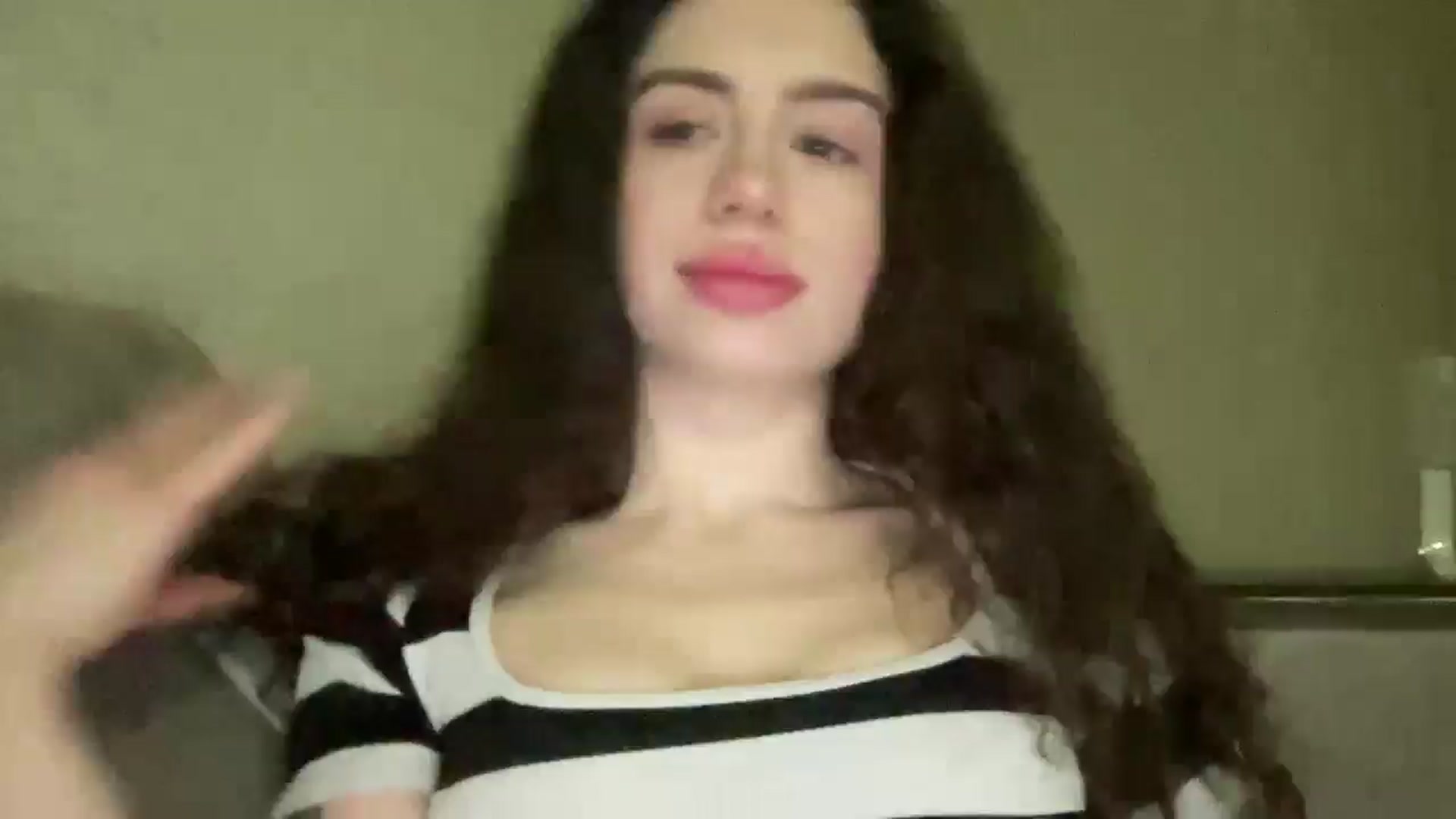 Gallery image thumbnail from CurlyDream's myfreecams stream on, 12/20/2025, 15:00 image 4 of 20