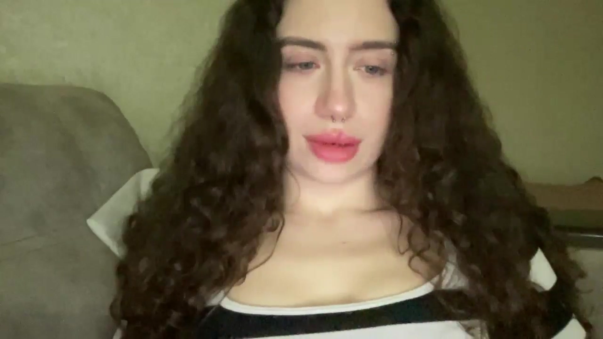 Gallery image thumbnail from CurlyDream's myfreecams stream on, 12/20/2025, 15:00 image 13 of 20