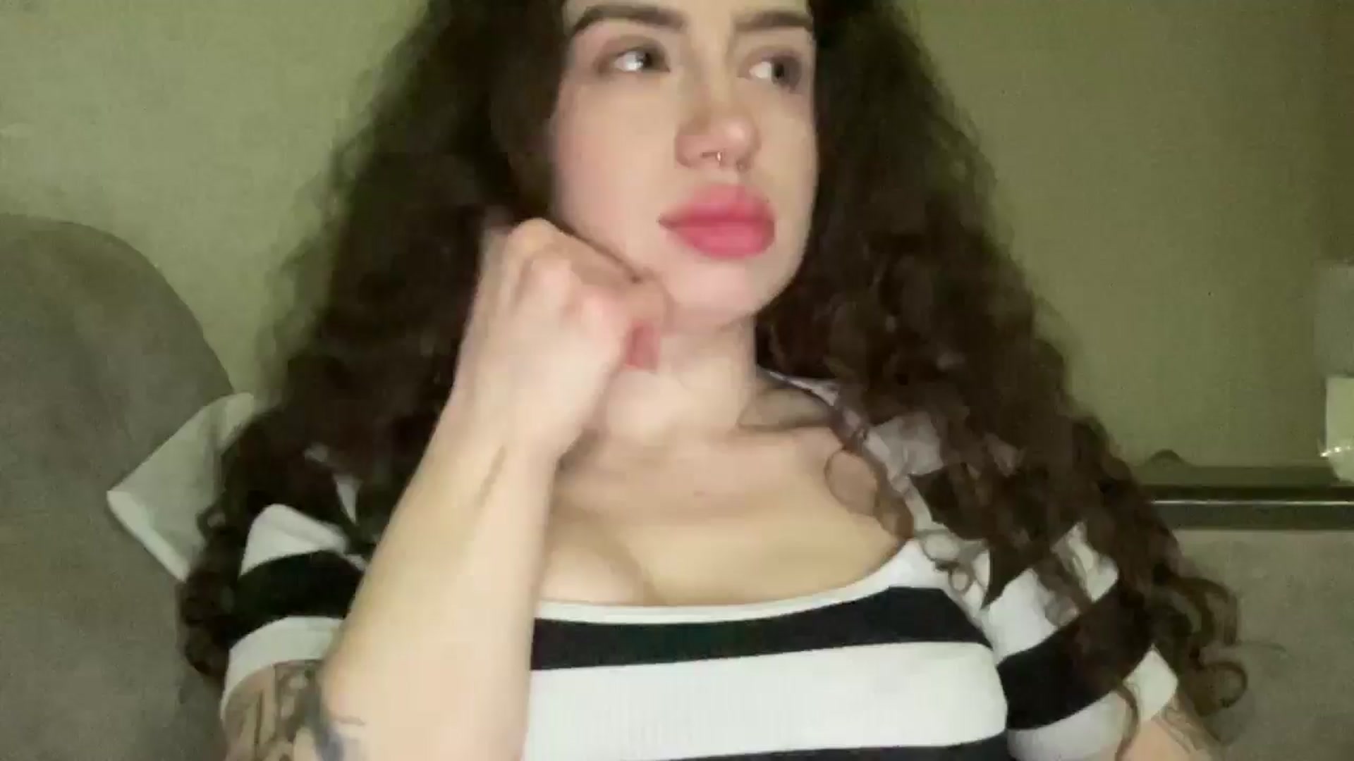 Gallery image thumbnail from CurlyDream's myfreecams stream on, 12/20/2025, 15:00 image 2 of 20