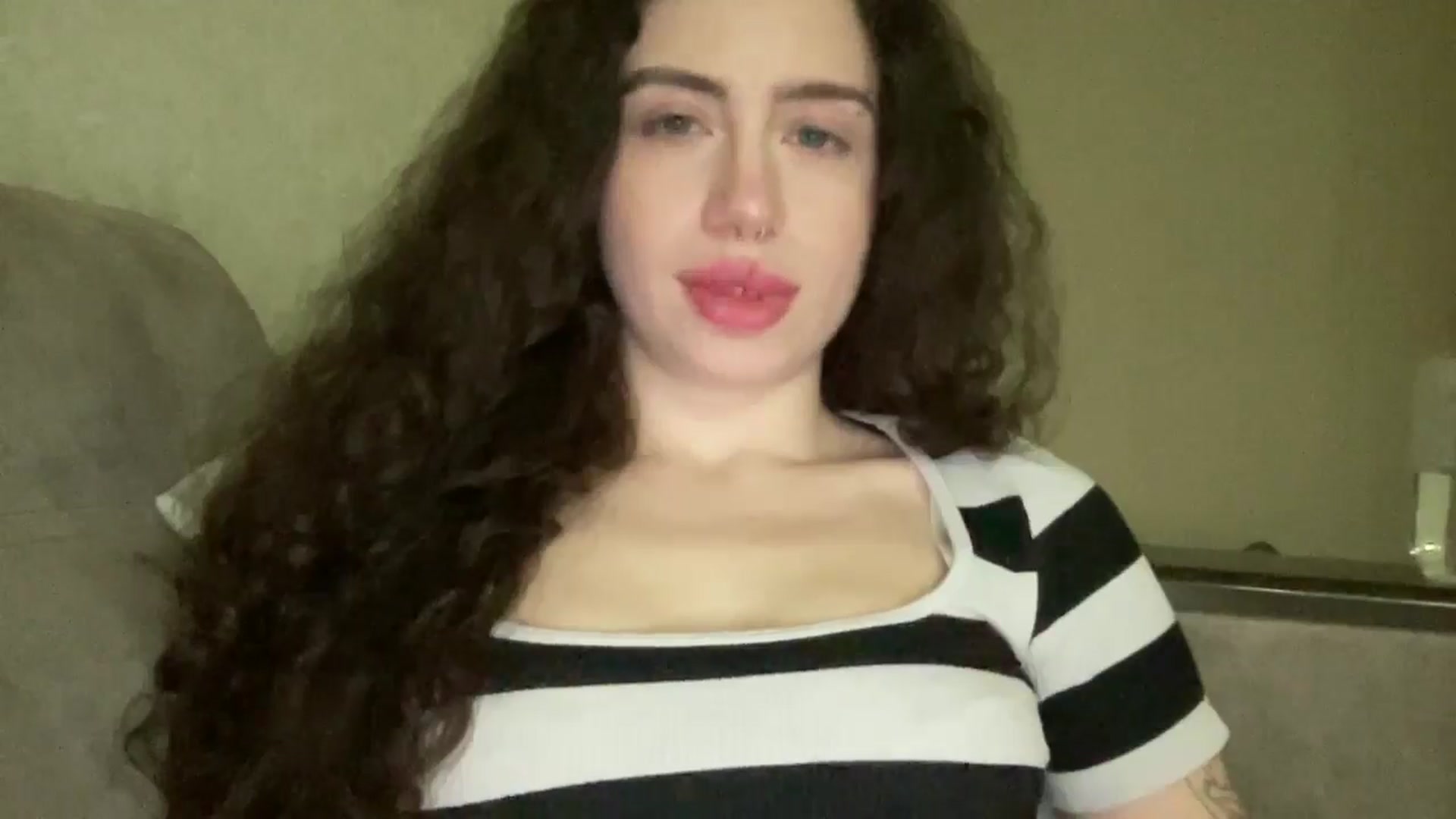 Gallery image thumbnail from CurlyDream's myfreecams stream on, 12/20/2025, 15:00 image 18 of 20