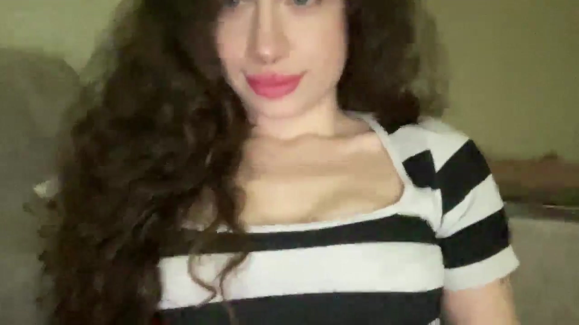 Gallery image thumbnail from CurlyDream's myfreecams stream on, 12/20/2025, 15:00 image 15 of 20