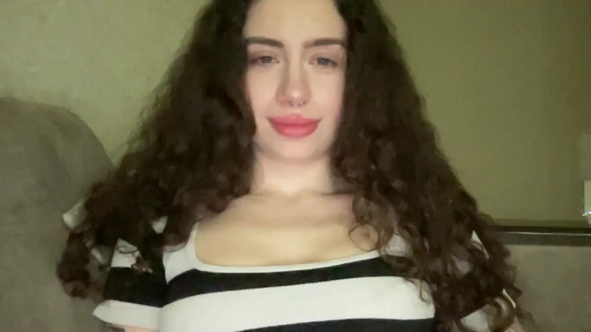 Gallery image thumbnail from CurlyDream's myfreecams stream on, 12/20/2025, 15:00 image 6 of 20