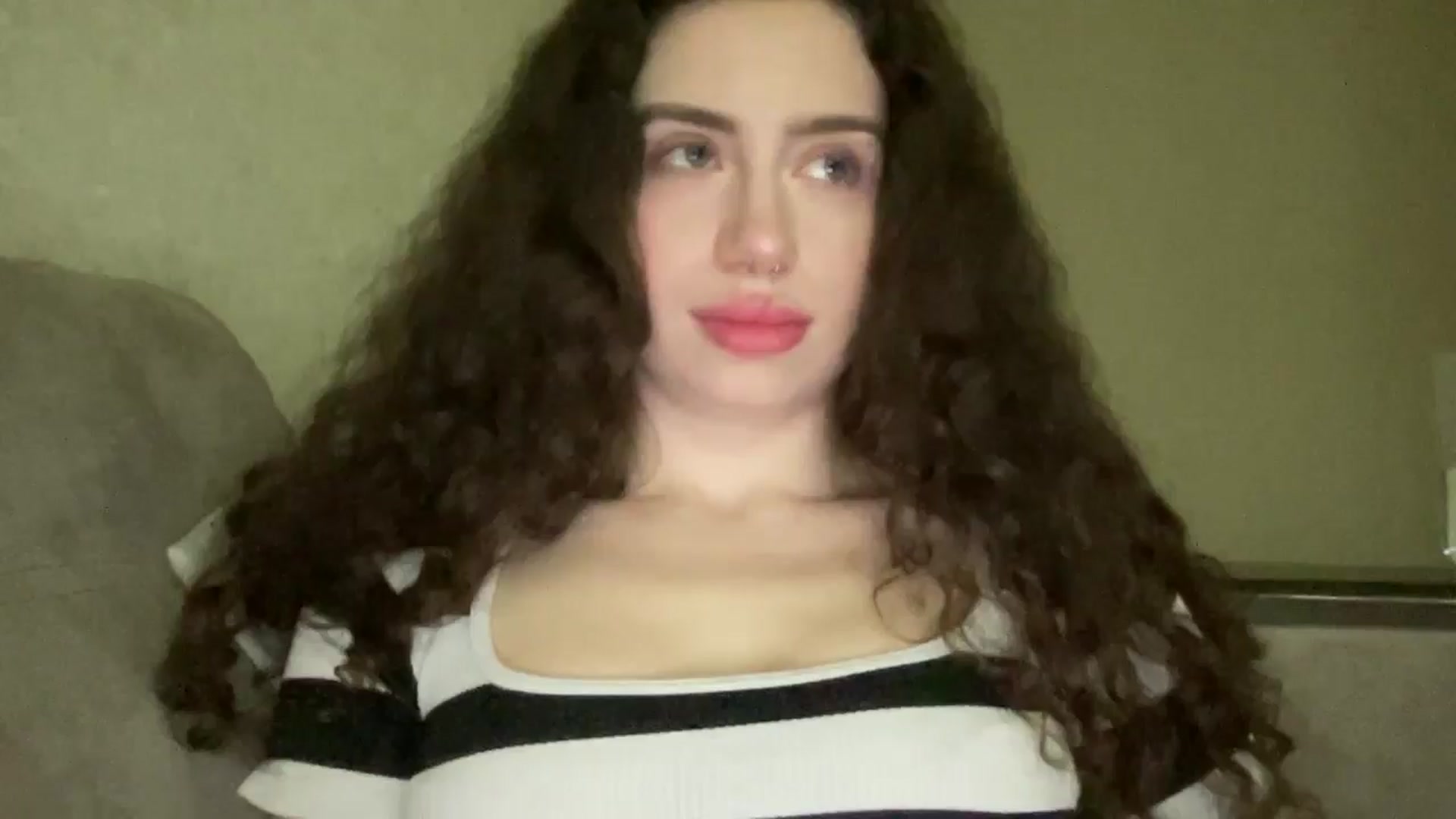 Gallery image thumbnail from CurlyDream's myfreecams stream on, 12/20/2025, 15:00 image 5 of 20