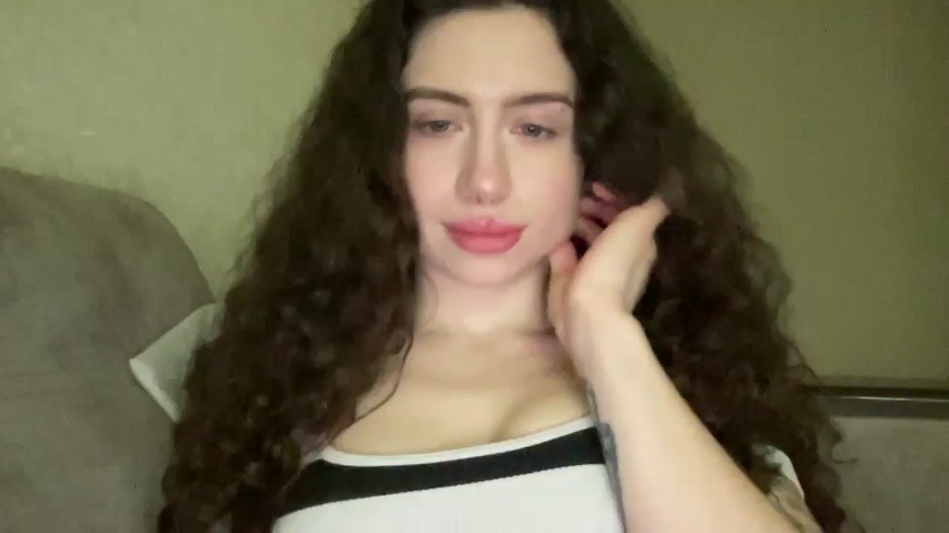 Gallery image thumbnail from CurlyDream's myfreecams stream on, 12/20/2025, 15:00 image 8 of 20