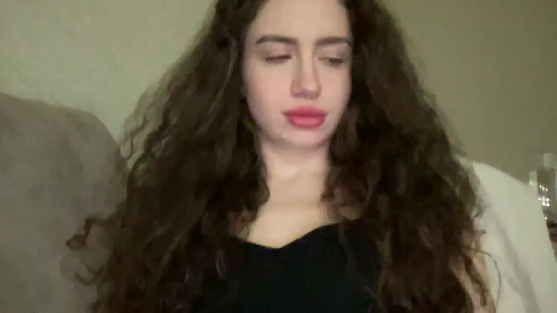 Gallery image thumbnail from CurlyDream's myfreecams stream on, 12/22/2025, 14:05 image 4 of 20