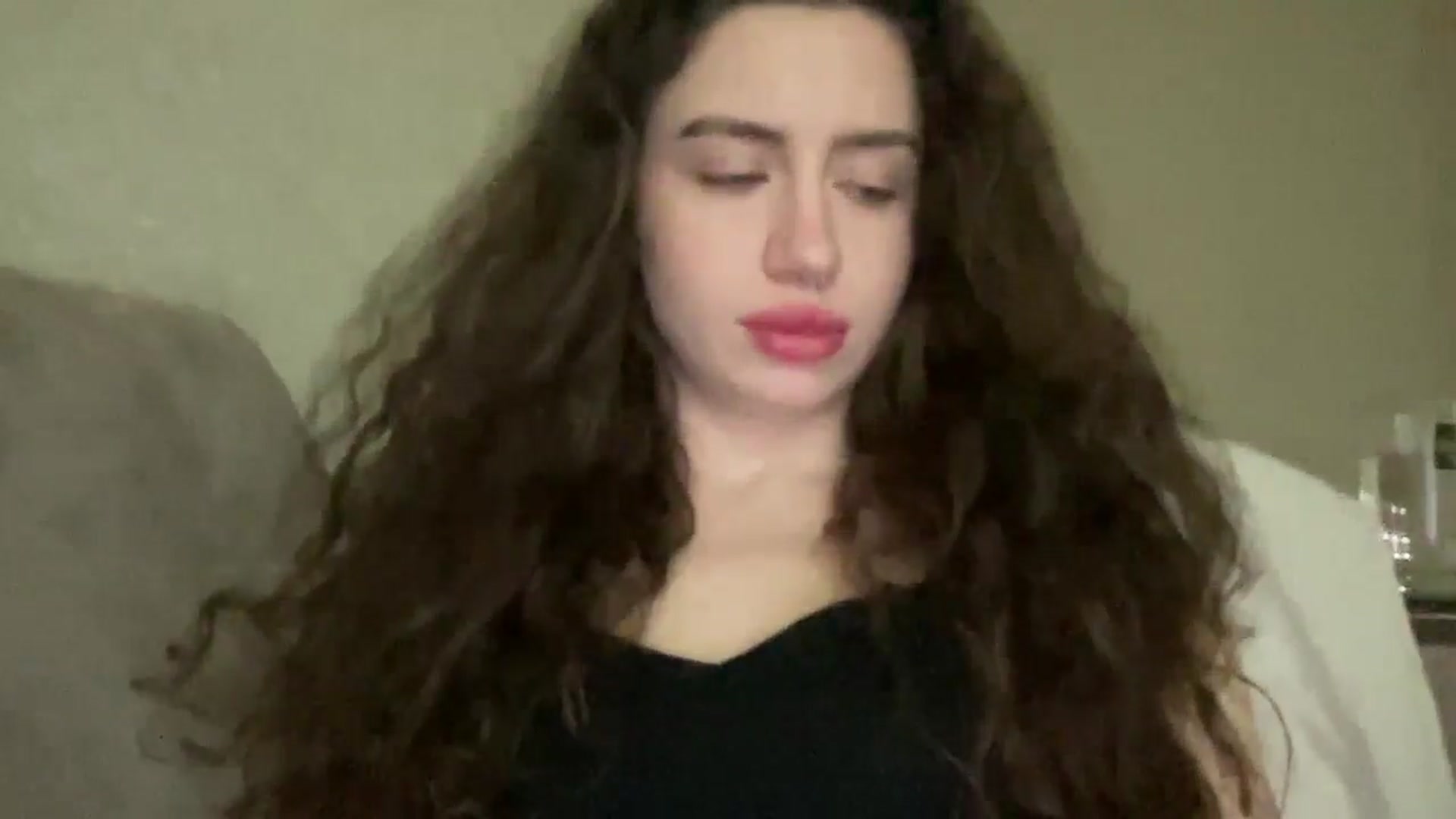 Gallery image thumbnail from CurlyDream's myfreecams stream on, 12/22/2025, 14:05 image 13 of 20