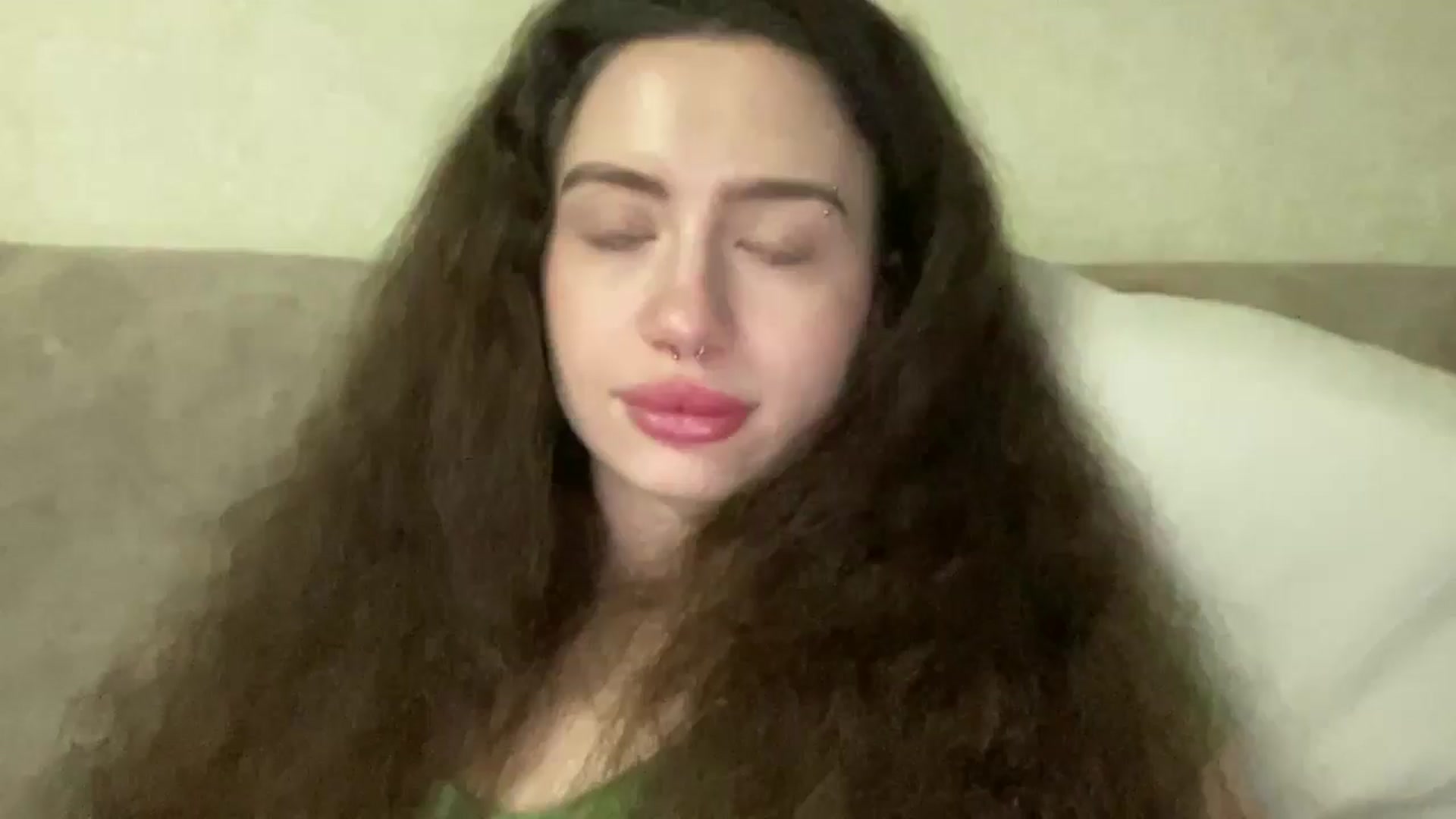 Gallery image thumbnail from CurlyDream's myfreecams stream on, 12/23/2025, 14:27 image 15 of 20