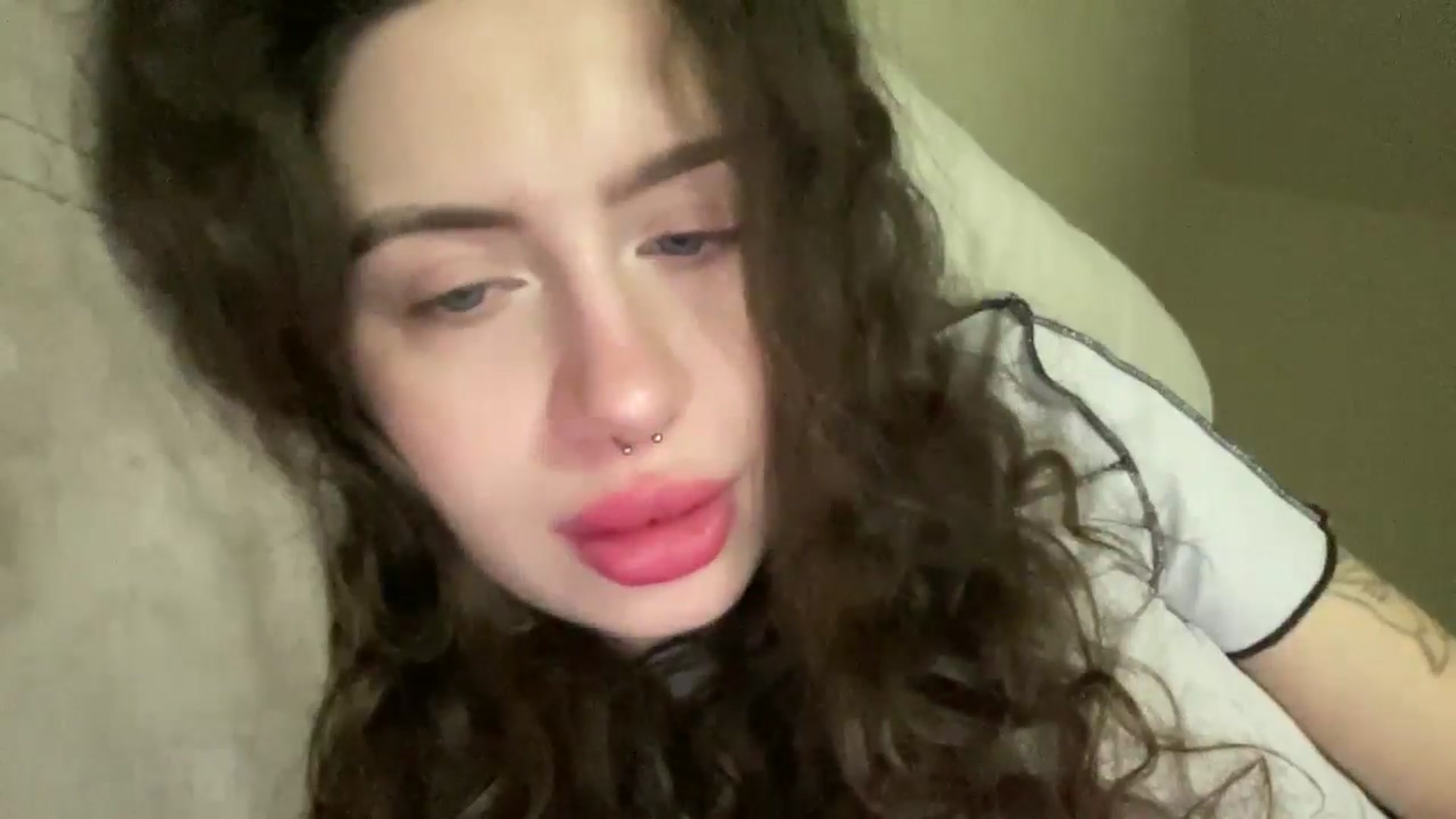 Gallery image thumbnail from CurlyDream's myfreecams stream on, 12/24/2025, 17:35 image 4 of 20