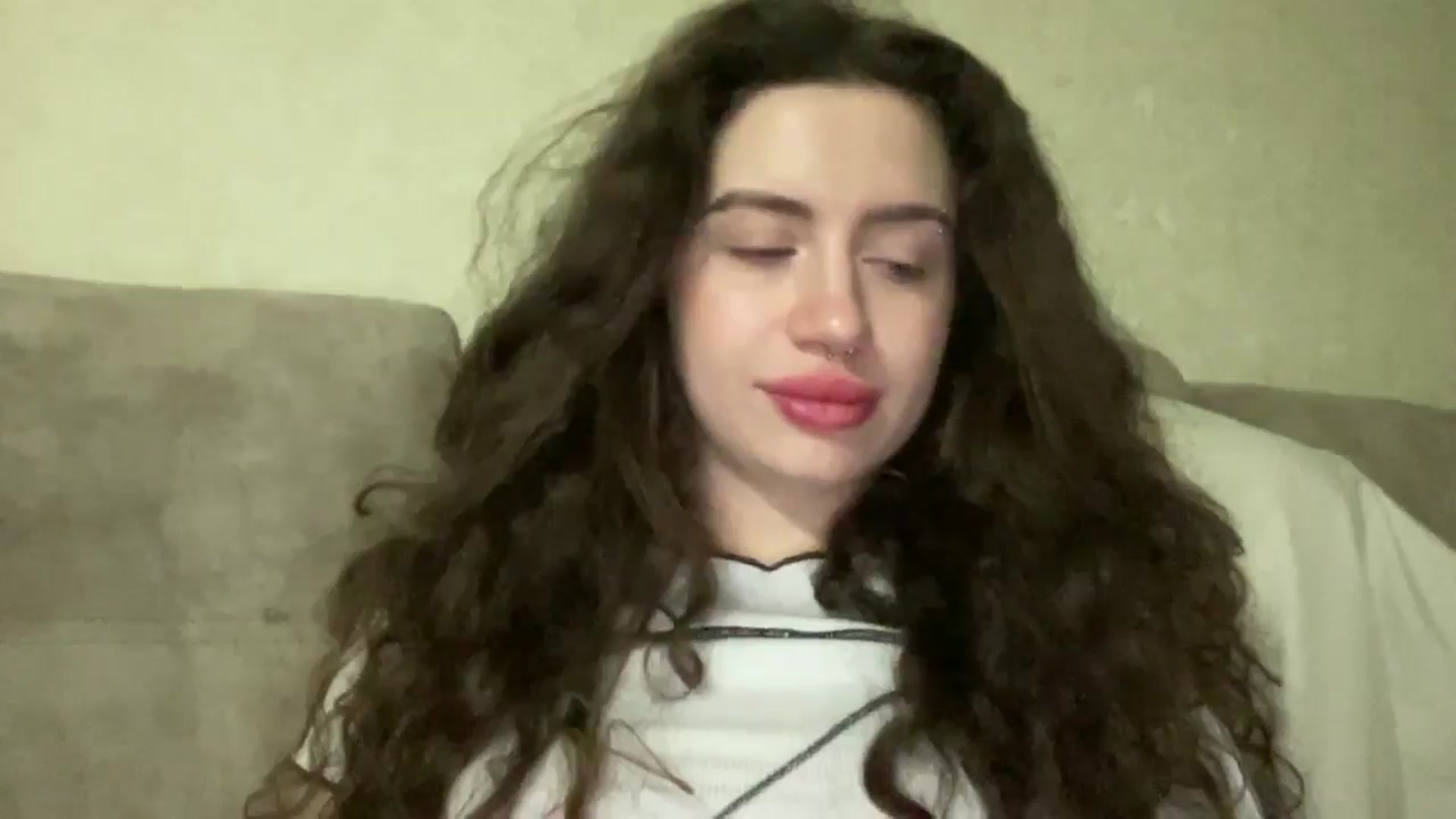 Gallery image thumbnail from CurlyDream's myfreecams stream on, 12/24/2025, 17:35 image 18 of 20