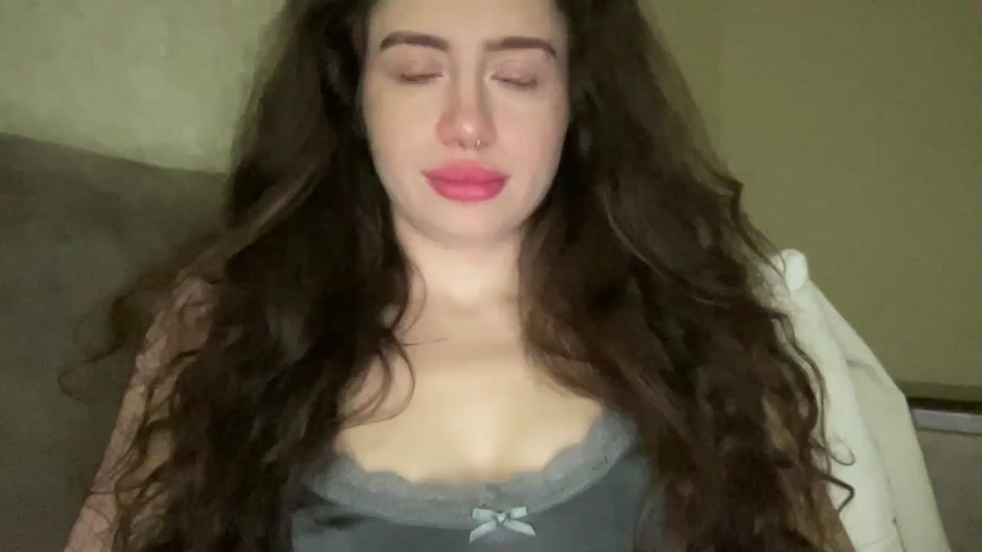 Gallery image thumbnail from CurlyDream's myfreecams stream on, 12/29/2025, 19:15 image 19 of 20