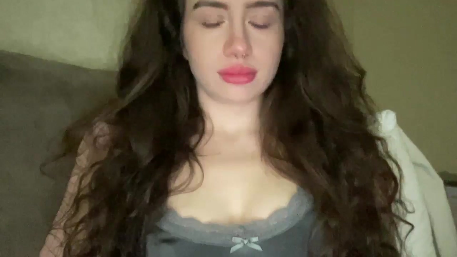 Gallery image thumbnail from CurlyDream's myfreecams stream on, 12/29/2025, 19:15 image 18 of 20